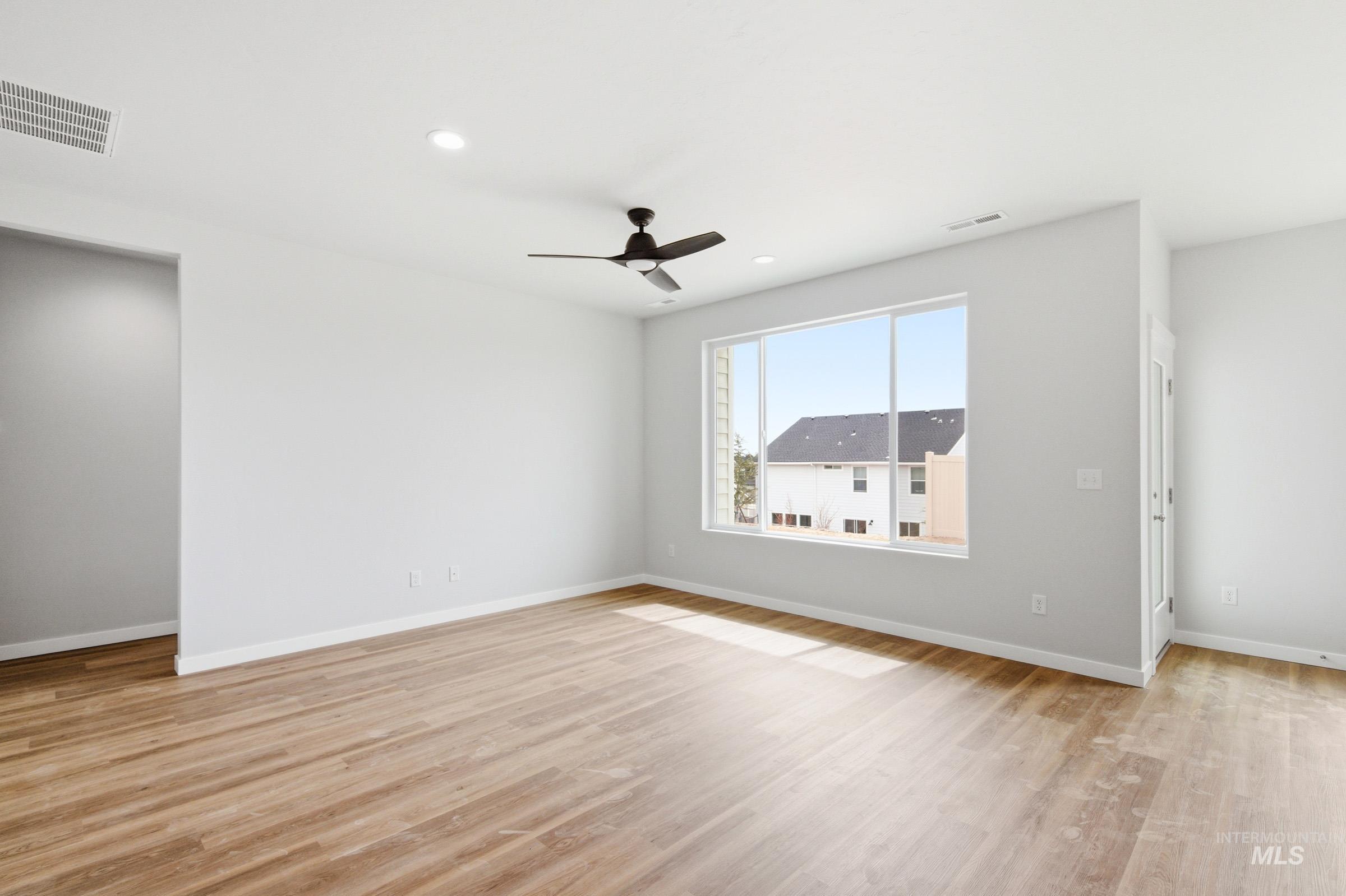 11827 W Snow Flower Dr, Star, Idaho 83669, 3 Bedrooms, 2 Bathrooms, Residential For Sale, Price $476,990, 98974771