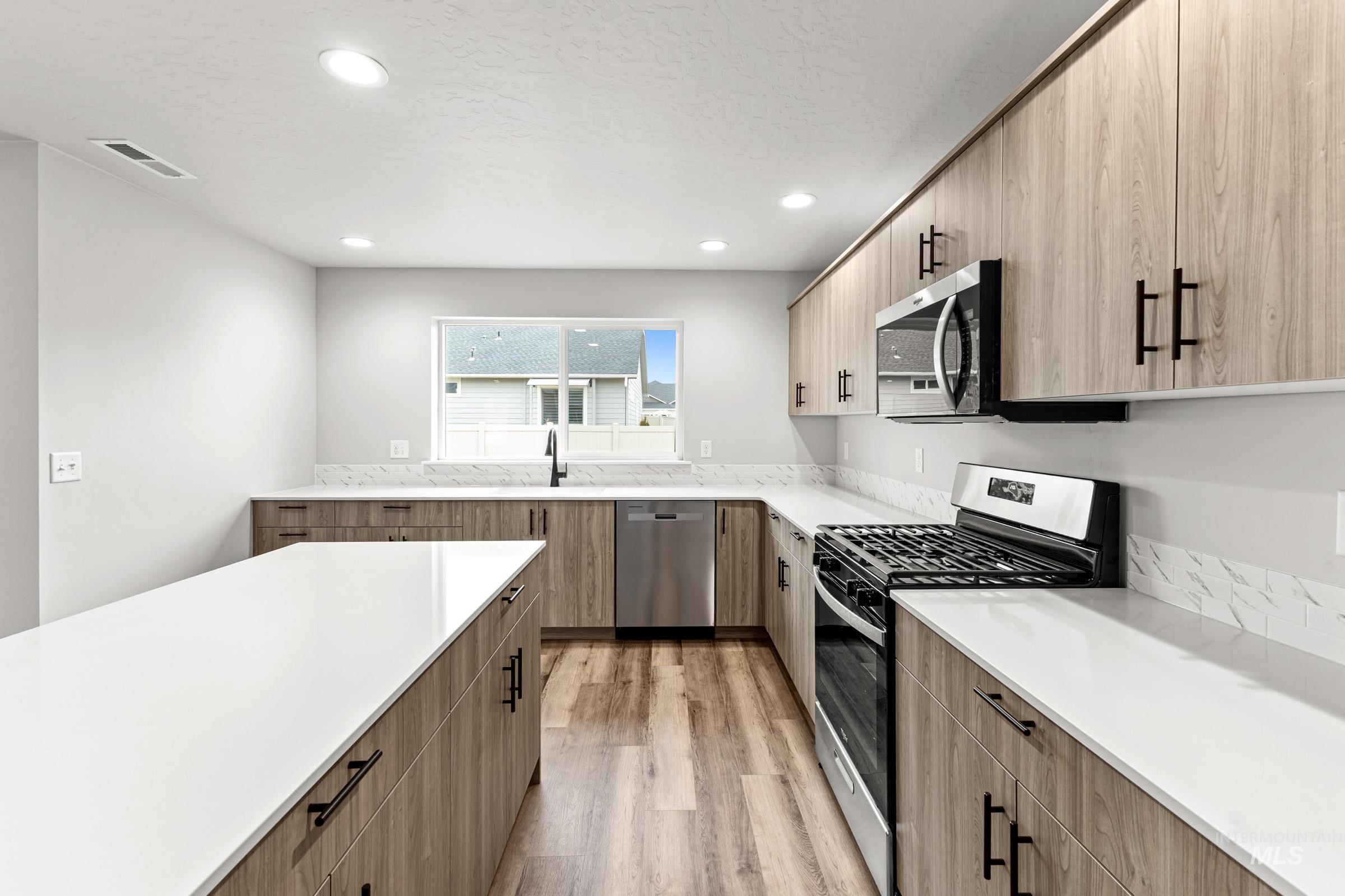 8281 E Bright Angel Dr, Nampa, Idaho 83687, 5 Bedrooms, 2.5 Bathrooms, Residential For Sale, Price $549,990, 98974774