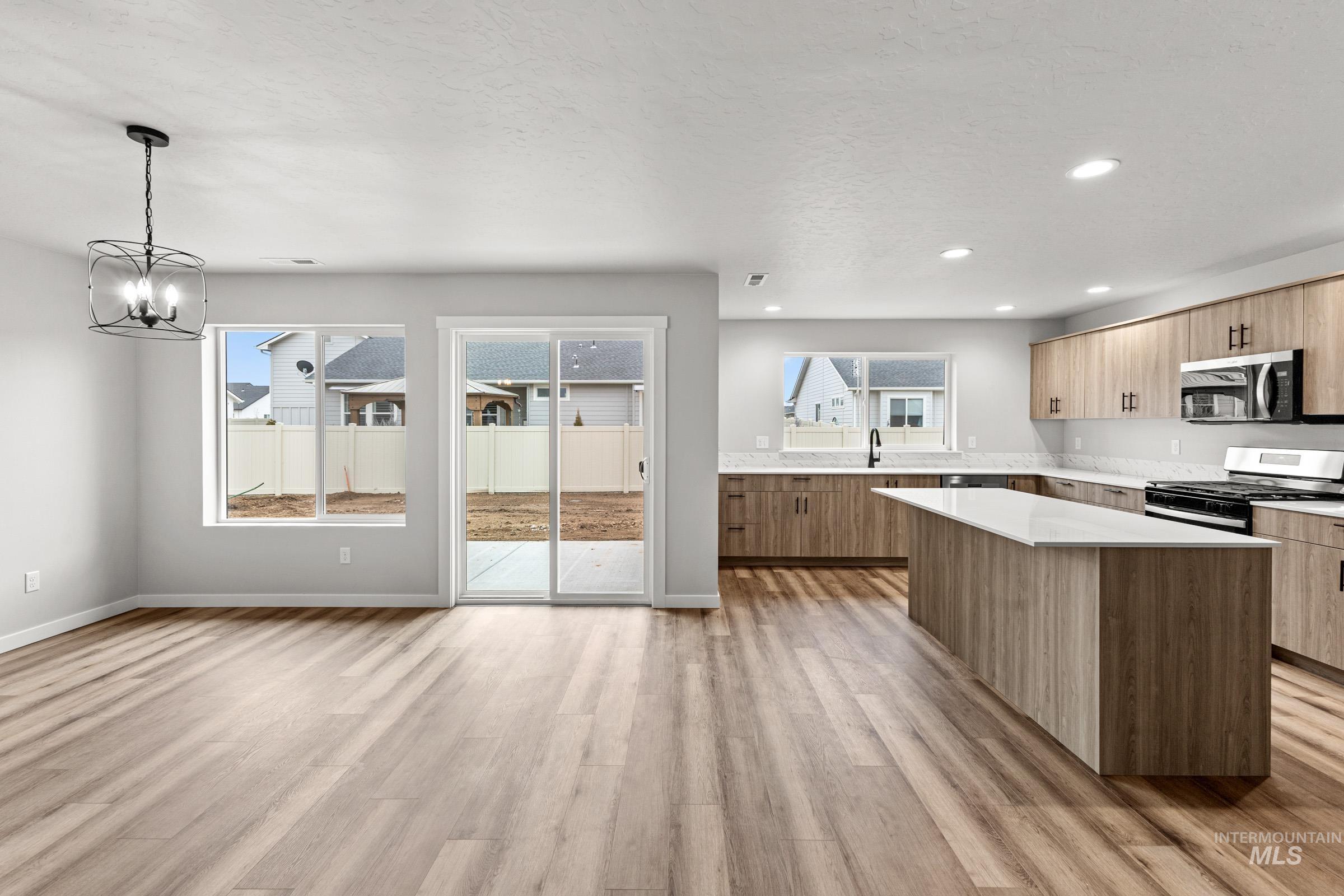 8281 E Bright Angel Dr, Nampa, Idaho 83687, 5 Bedrooms, 2.5 Bathrooms, Residential For Sale, Price $549,990, 98974774