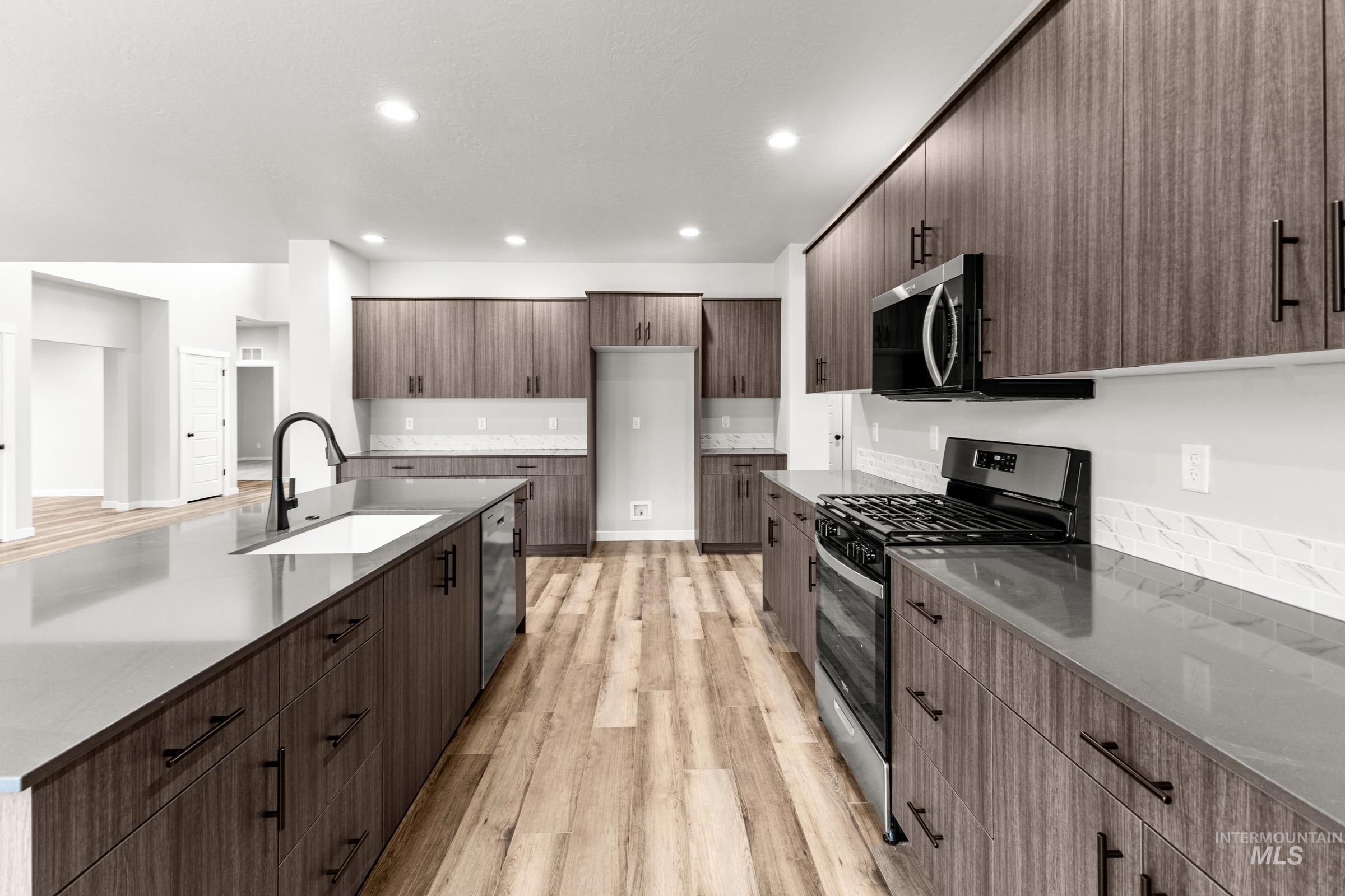 8305 E Bright Angel Dr, Nampa, Idaho 83687, 5 Bedrooms, 4.5 Bathrooms, Residential For Sale, Price $774,990, 98974776