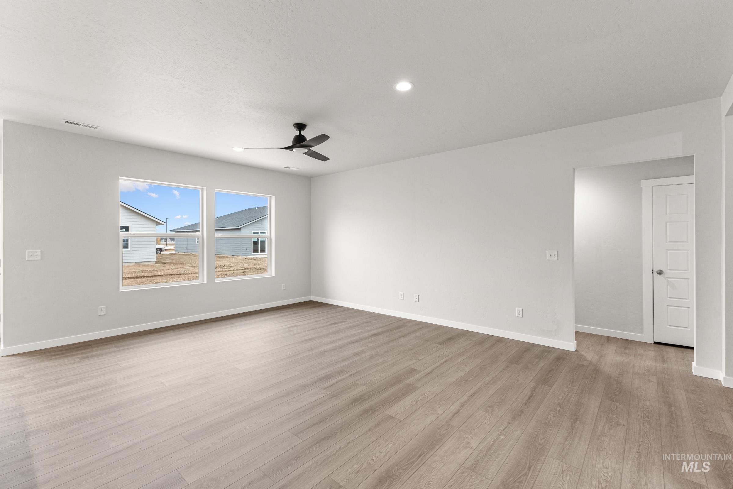 8270 E Bright Angel Dr, Nampa, Idaho 83687, 4 Bedrooms, 2 Bathrooms, Residential For Sale, Price $429,990, 98974779