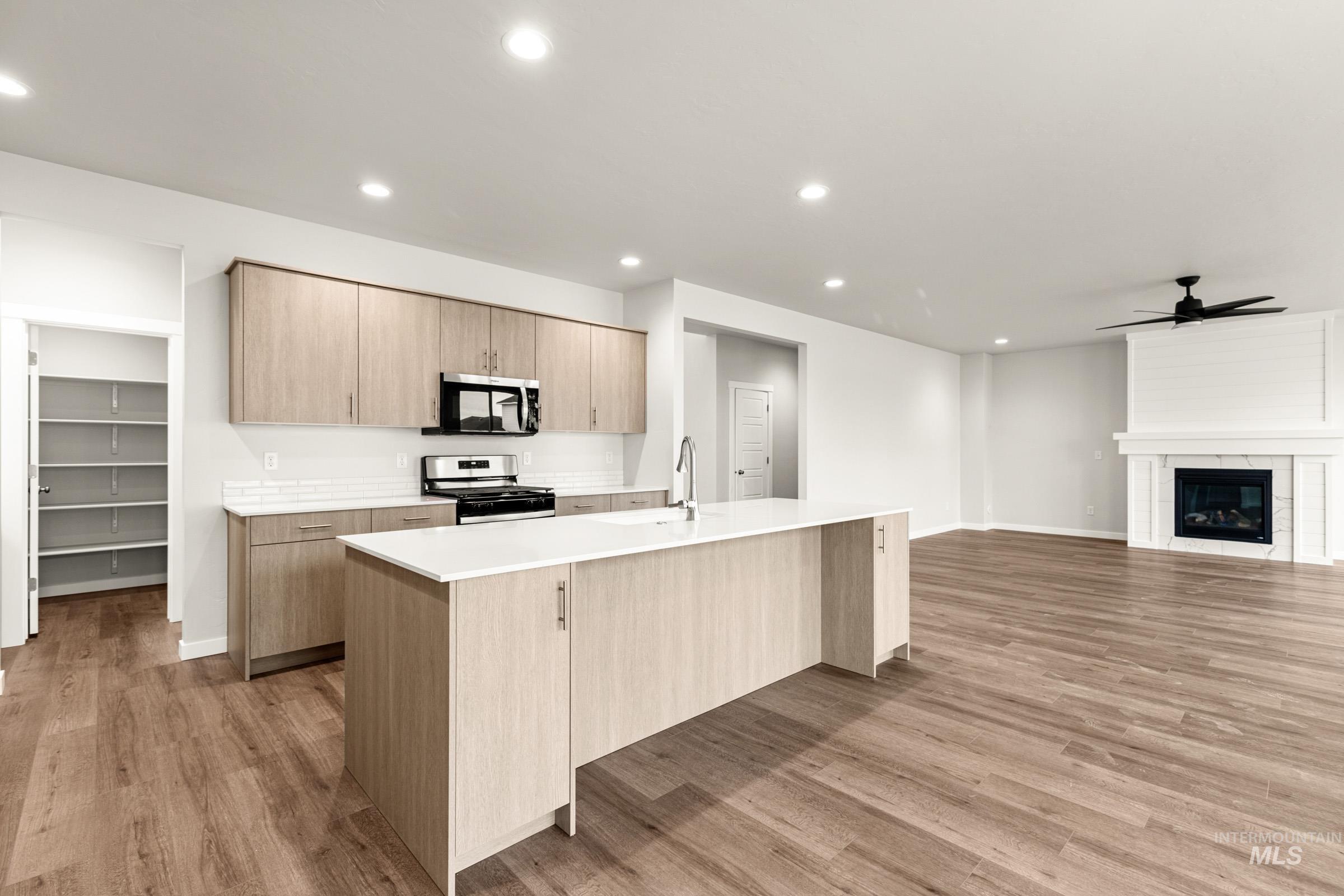 8294 E Bright Angel Dr, Nampa, Idaho 83687, 4 Bedrooms, 3.5 Bathrooms, Residential For Sale, Price $739,990, 98974782