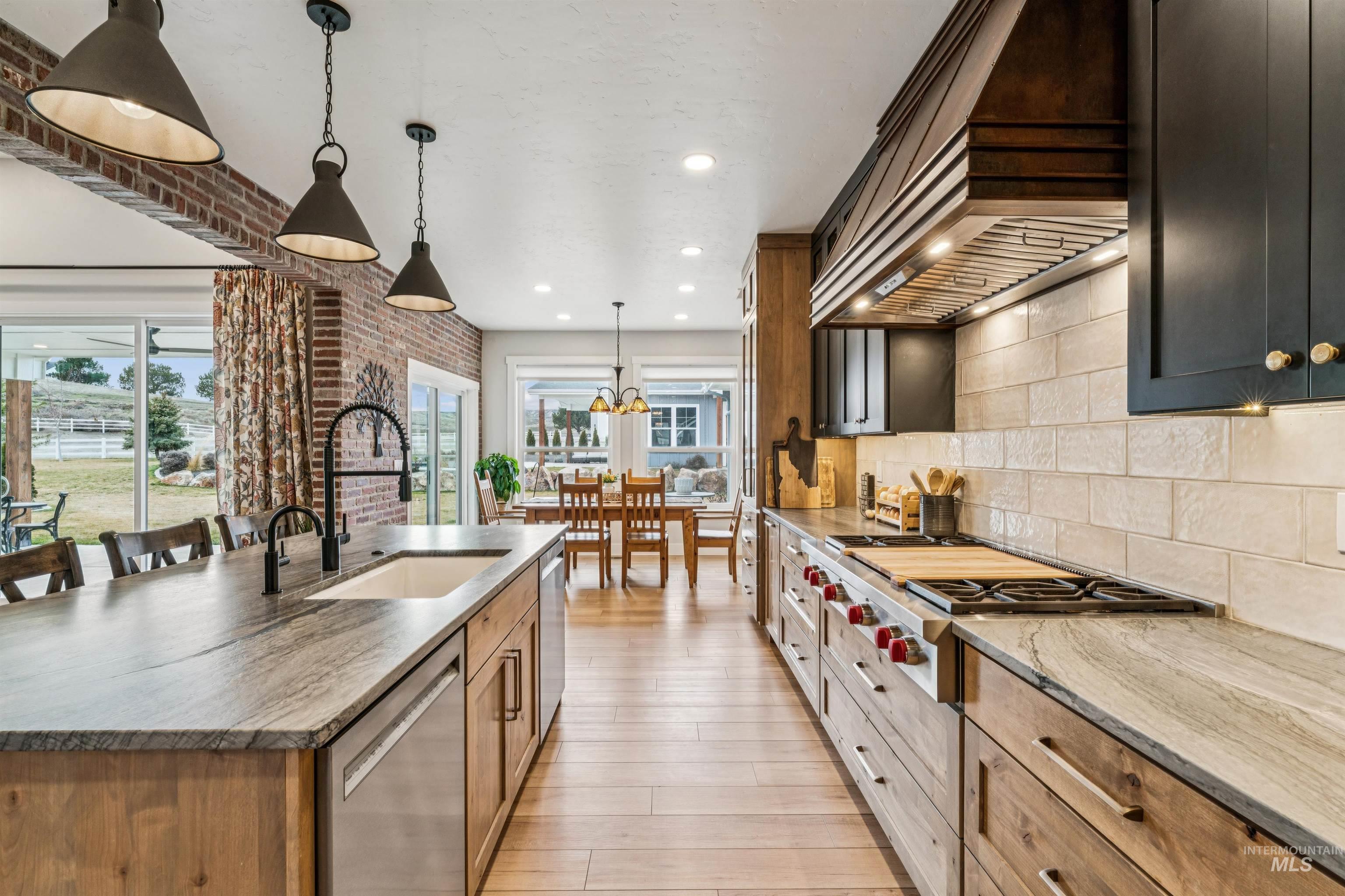 547 Bass Run Ln, Marsing, Idaho 83639-8200, 4 Bedrooms, 4.5 Bathrooms, Residential For Sale, Price $1,700,000,MLS 98974786