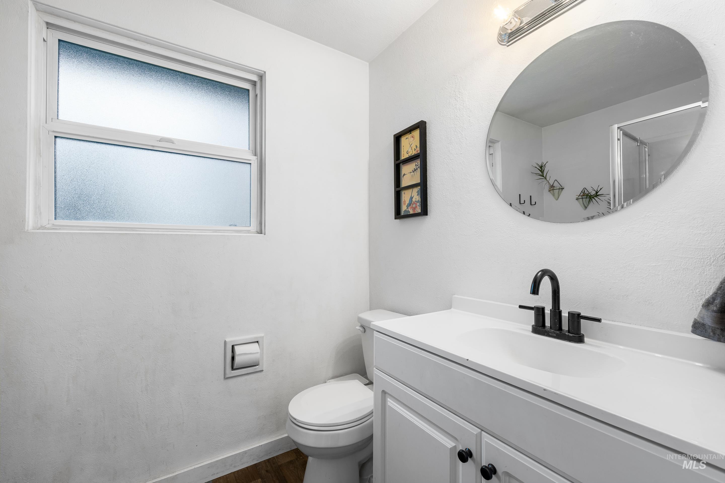 3333 N Pepperwood Dr, Boise, Idaho 83704, 3 Bedrooms, 2 Bathrooms, Residential For Sale, Price $400,000,MLS 98974787