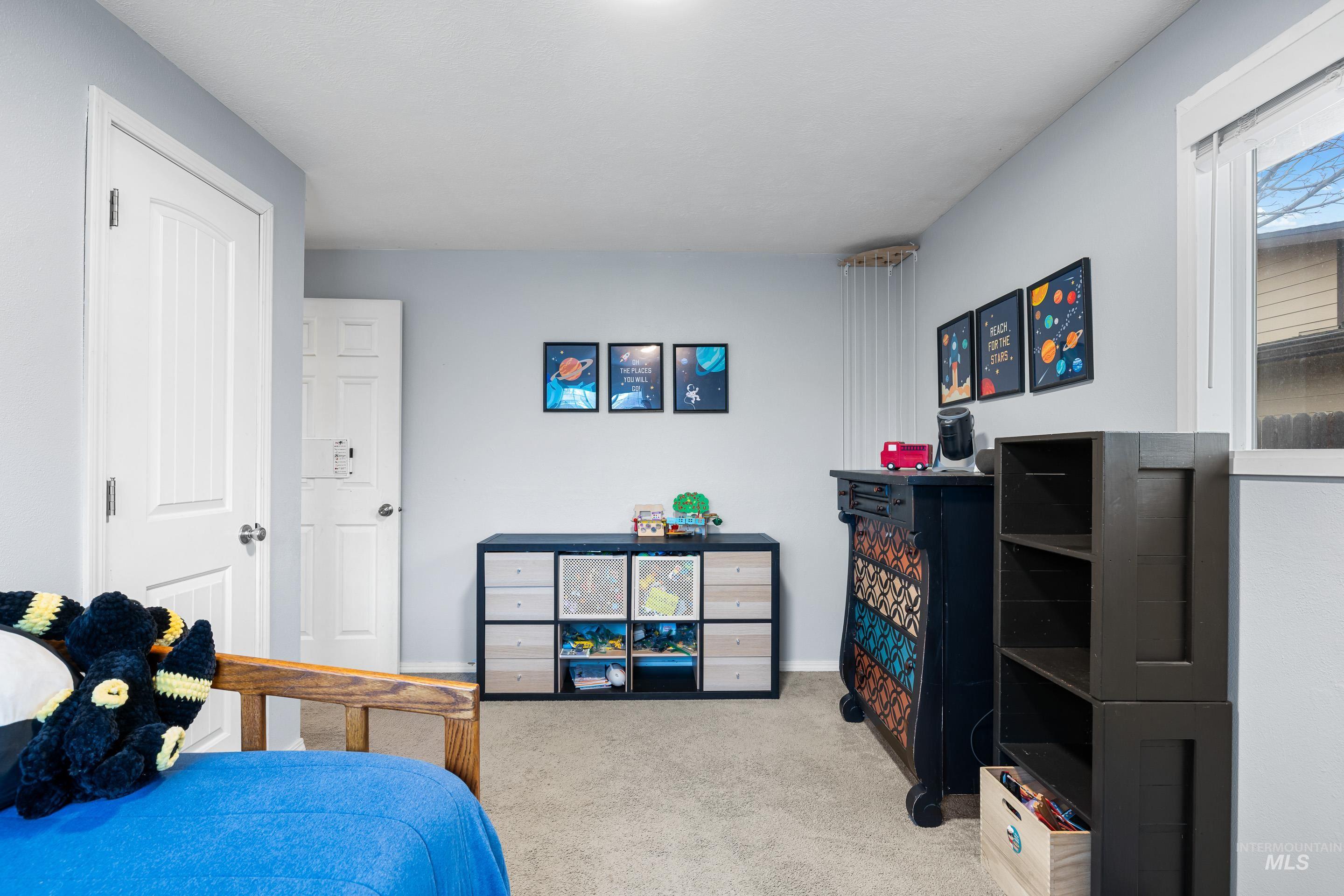 3333 N Pepperwood Dr, Boise, Idaho 83704, 3 Bedrooms, 2 Bathrooms, Residential For Sale, Price $400,000,MLS 98974787