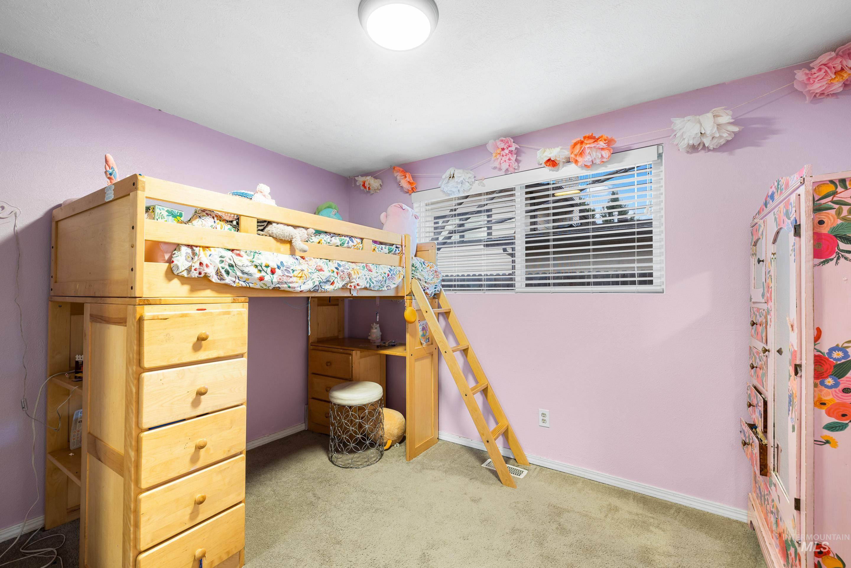 3333 N Pepperwood Dr, Boise, Idaho 83704, 3 Bedrooms, 2 Bathrooms, Residential For Sale, Price $400,000,MLS 98974787