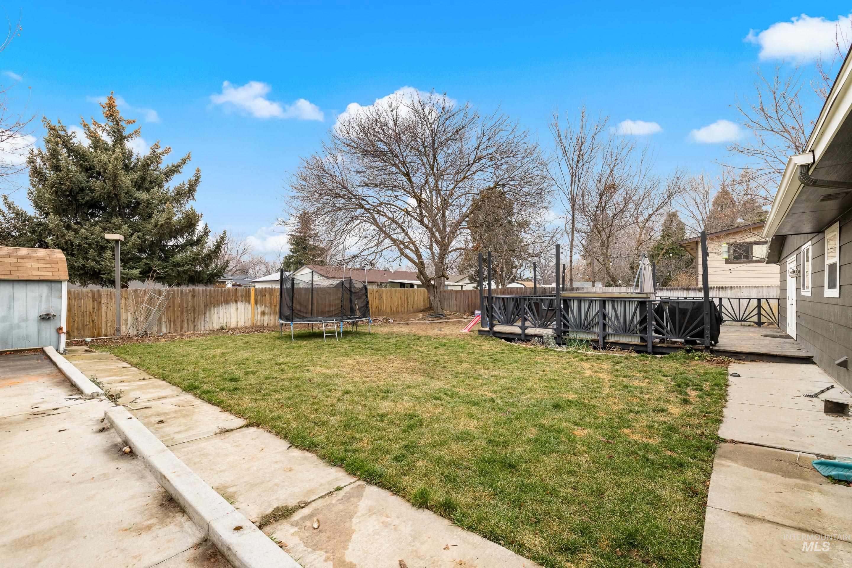 3333 N Pepperwood Dr, Boise, Idaho 83704, 3 Bedrooms, 2 Bathrooms, Residential For Sale, Price $400,000,MLS 98974787