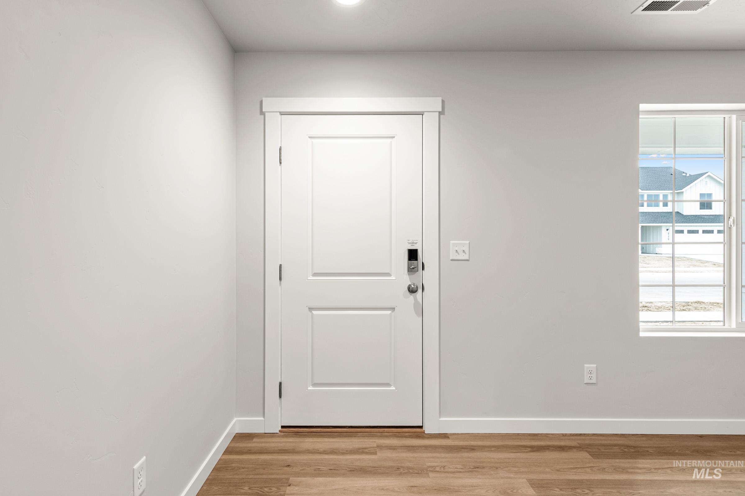 8166 E Cool River Lp, Nampa, Idaho 83687, 5 Bedrooms, 3 Bathrooms, Residential For Sale, Price $519,990, 98974788