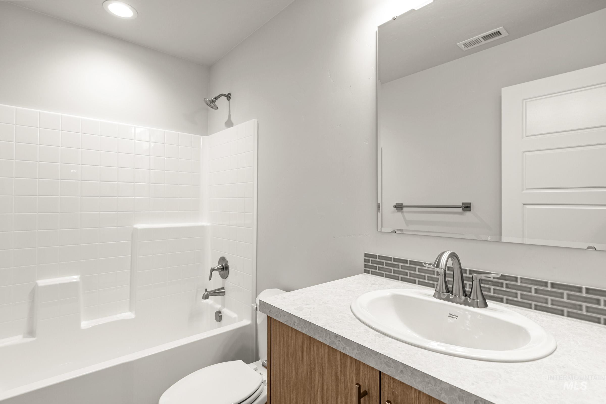 8166 E Cool River Lp, Nampa, Idaho 83687, 5 Bedrooms, 3 Bathrooms, Residential For Sale, Price $519,990, 98974788