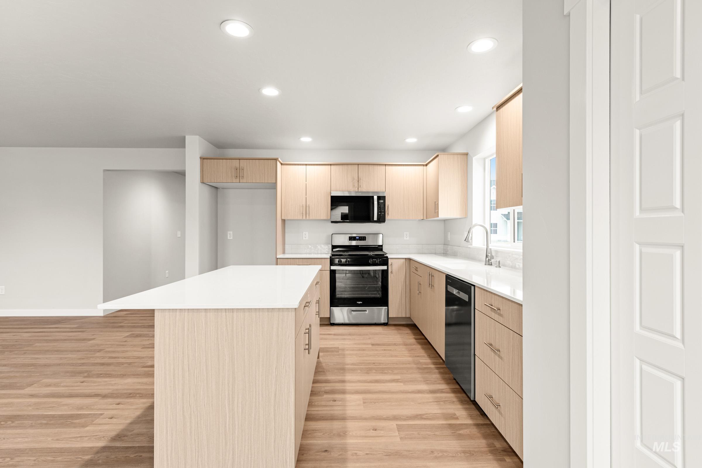 8166 E Cool River Lp, Nampa, Idaho 83687, 5 Bedrooms, 3 Bathrooms, Residential For Sale, Price $519,990, 98974788