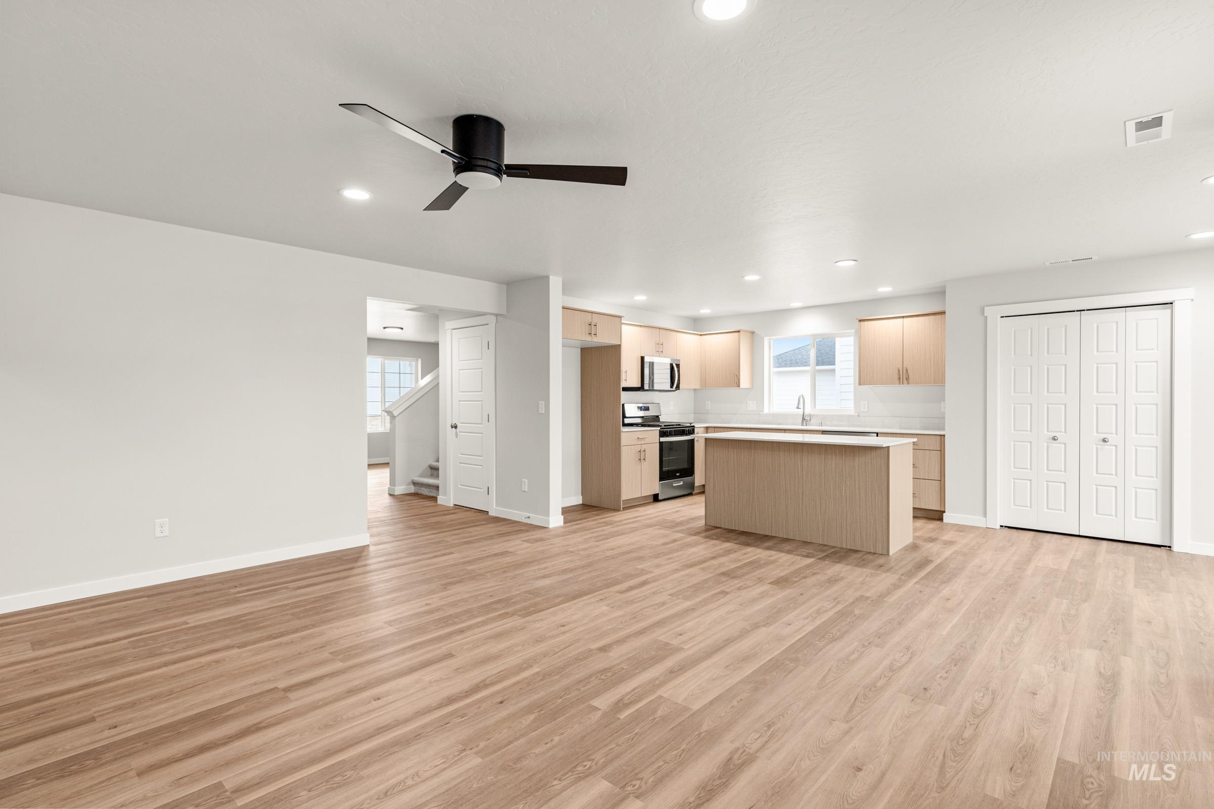 8166 E Cool River Lp, Nampa, Idaho 83687, 5 Bedrooms, 3 Bathrooms, Residential For Sale, Price $519,990, 98974788