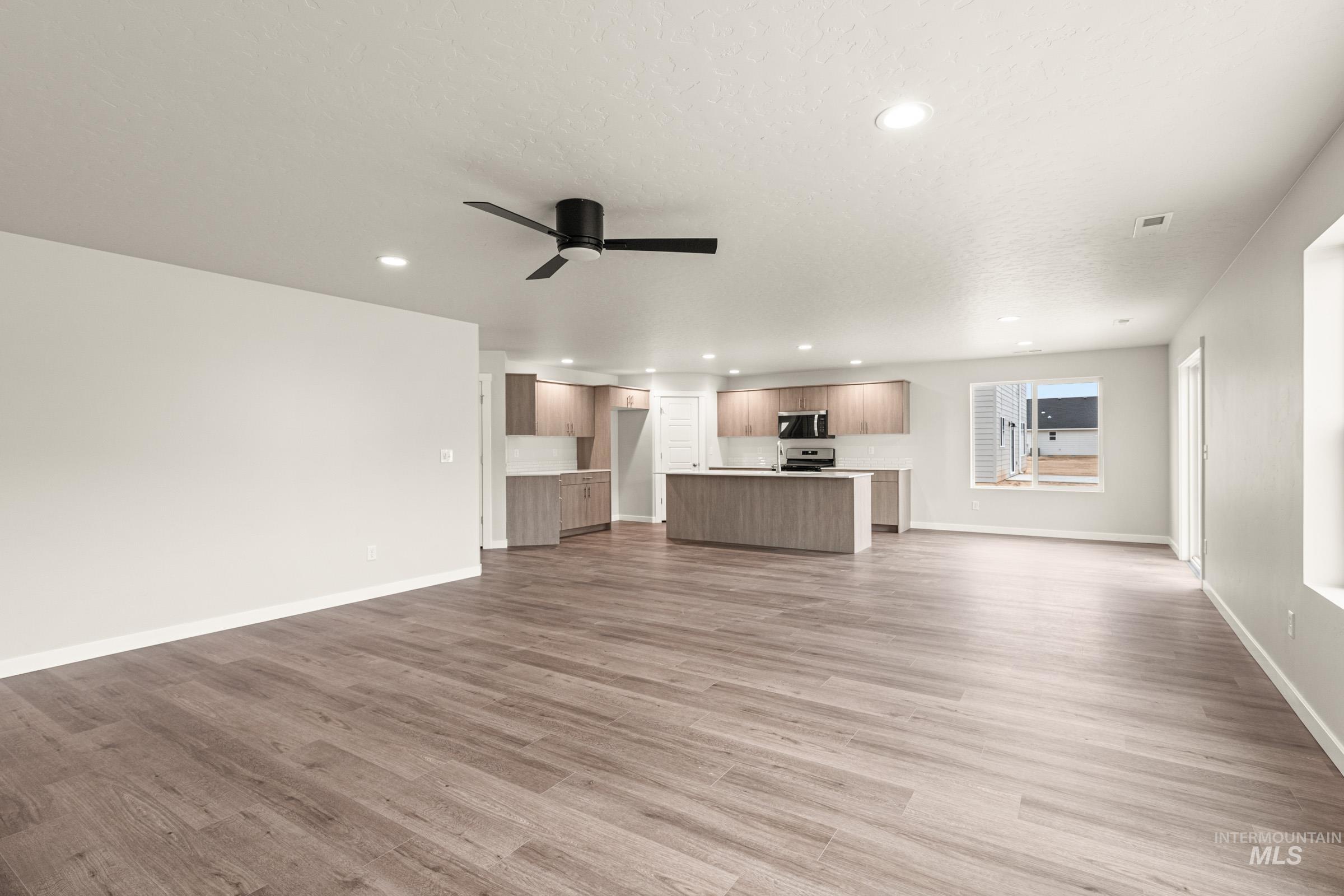 8178 E Cool River Lp, Nampa, Idaho 83687, 4 Bedrooms, 3 Bathrooms, Residential For Sale, Price $589,990, 98974789