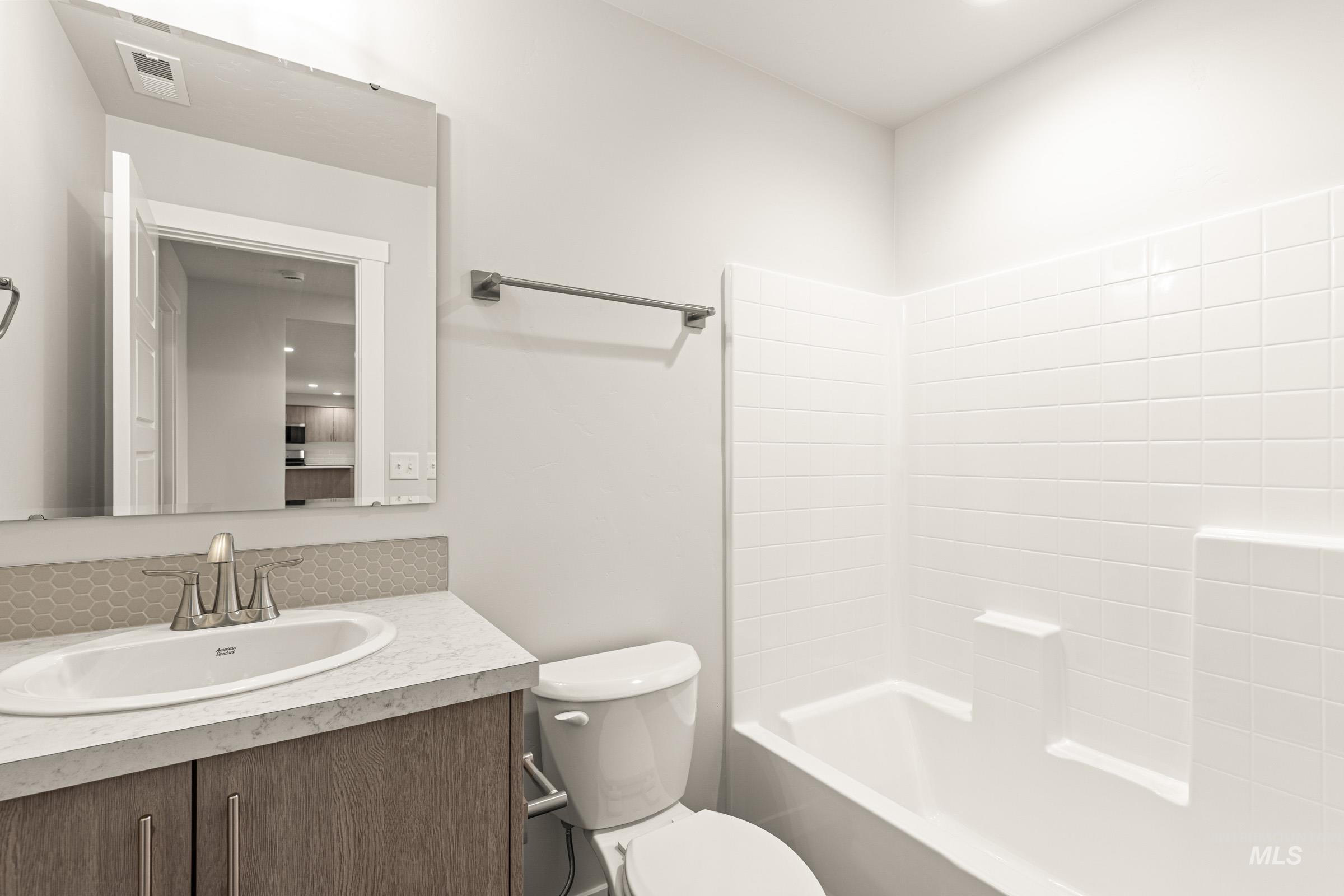 8178 E Cool River Lp, Nampa, Idaho 83687, 4 Bedrooms, 3 Bathrooms, Residential For Sale, Price $589,990, 98974789