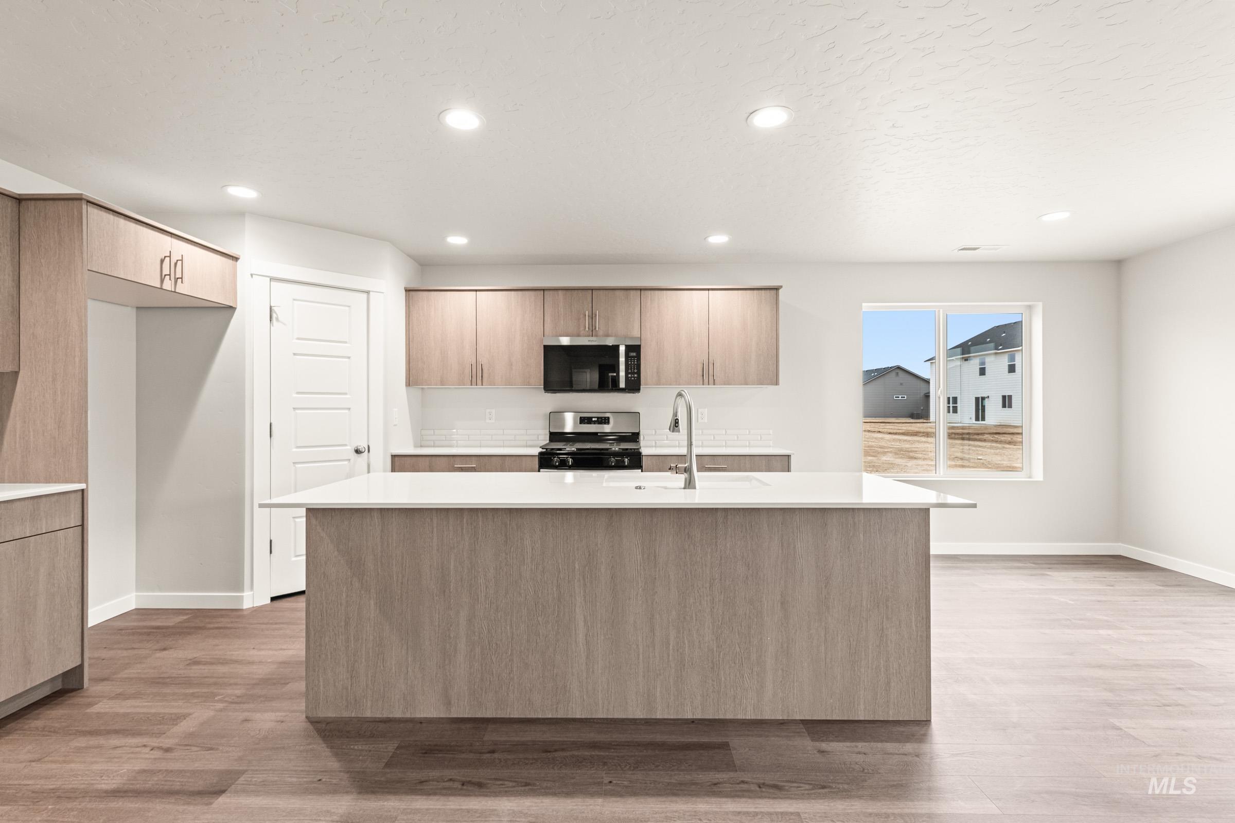 8178 E Cool River Lp, Nampa, Idaho 83687, 4 Bedrooms, 3 Bathrooms, Residential For Sale, Price $589,990, 98974789