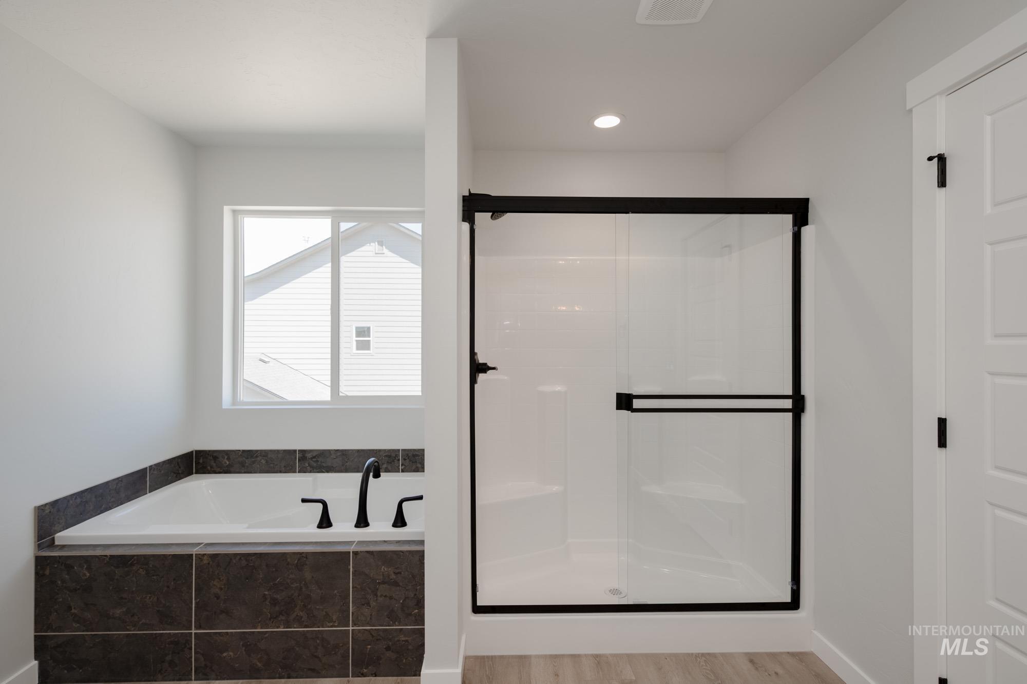 8178 E Cool River Lp, Nampa, Idaho 83687, 4 Bedrooms, 3 Bathrooms, Residential For Sale, Price $594,990,MLS 98974789