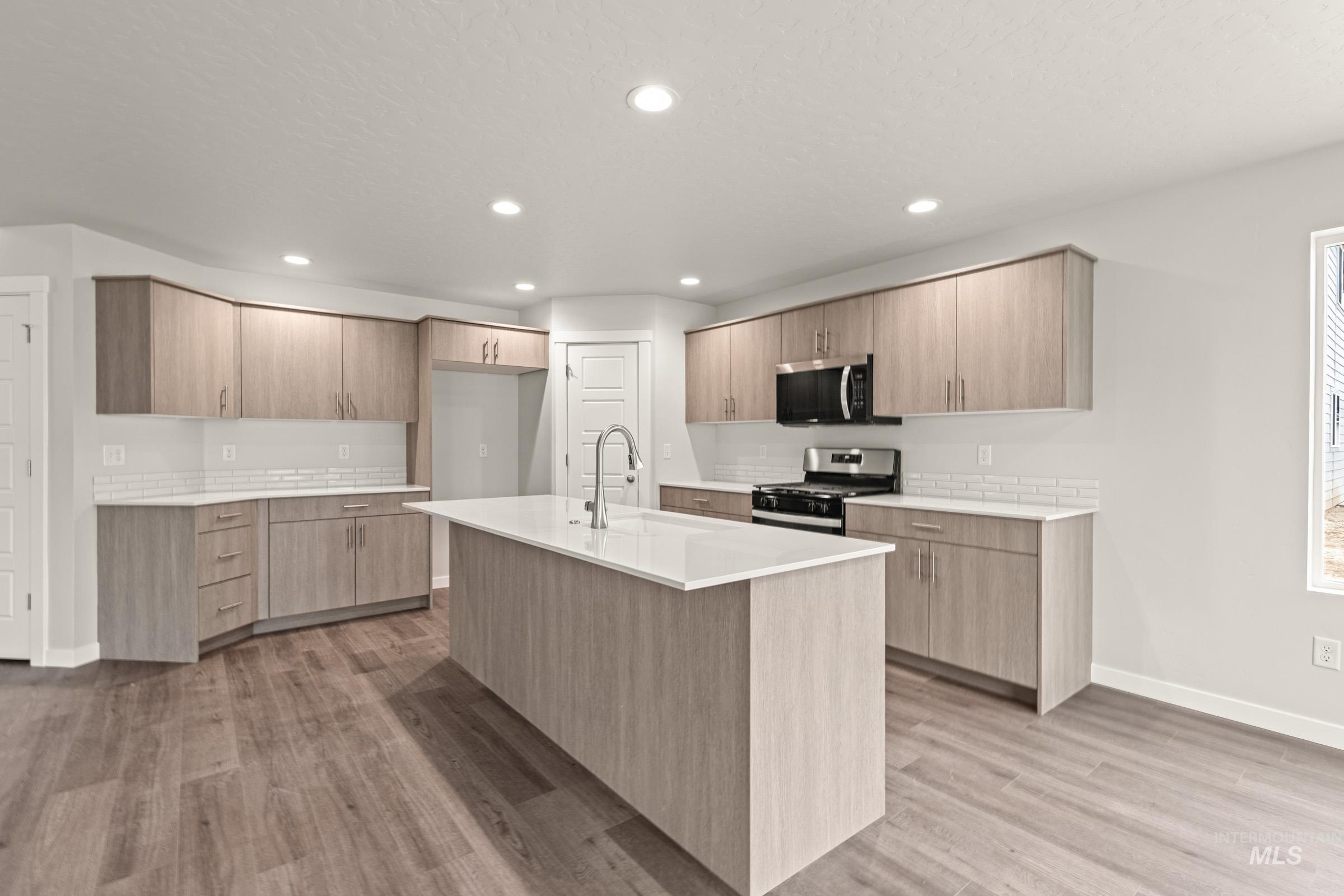 8178 E Cool River Lp, Nampa, Idaho 83687, 4 Bedrooms, 3 Bathrooms, Residential For Sale, Price $589,990, 98974789