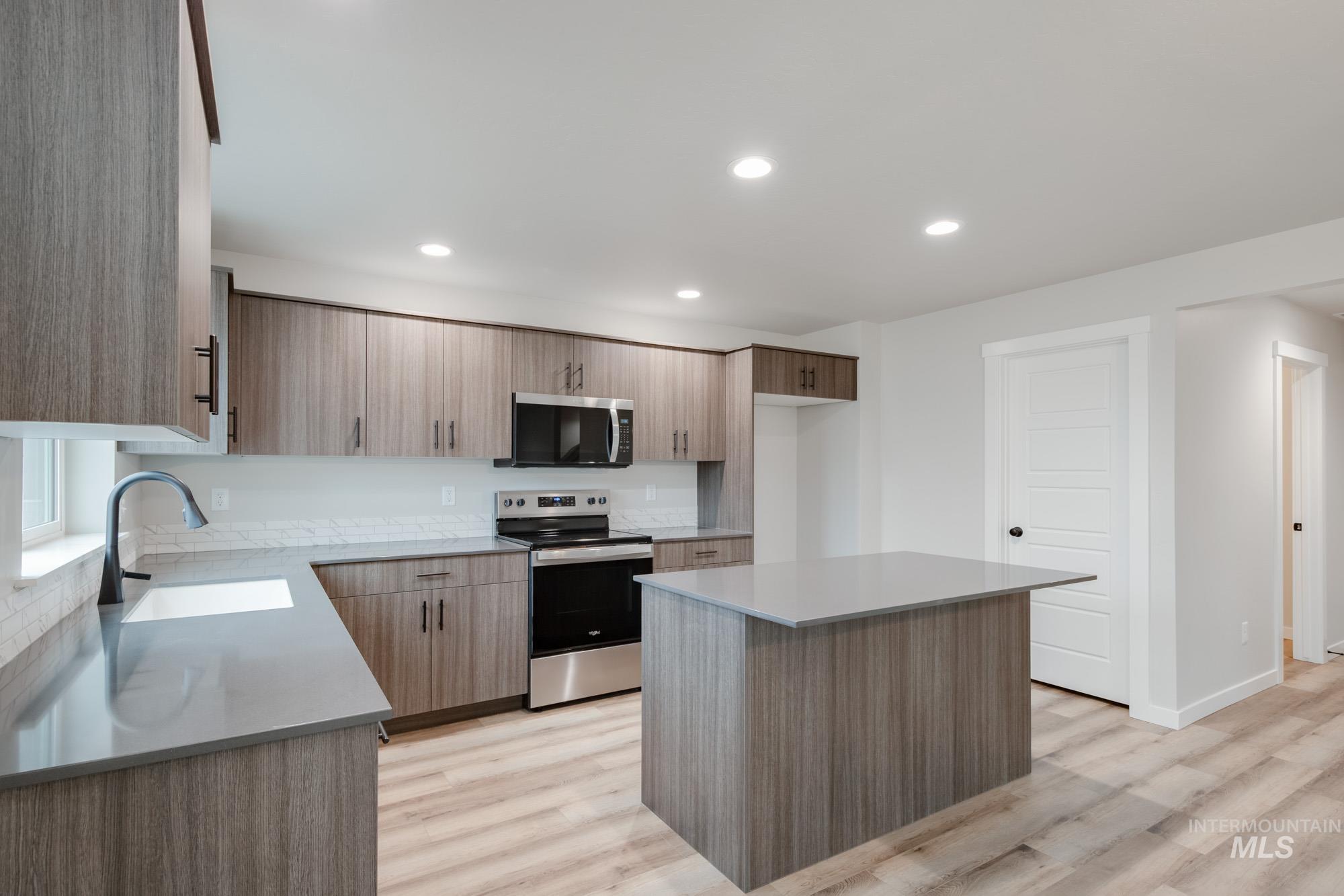 8190 E Cool River Loop, Nampa, Idaho 83687, 4 Bedrooms, 2.5 Bathrooms, Residential For Sale, Price $515,990, 98974790