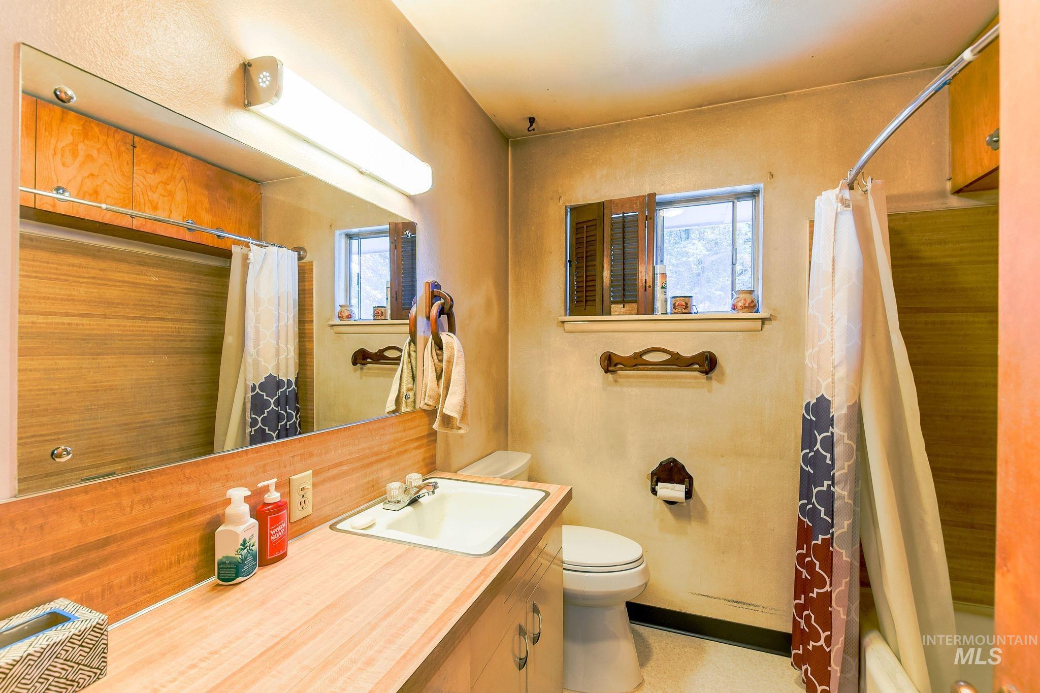 243 N Fir, Genesee, Idaho 83832, 2 Bedrooms, 1 Bathroom, Residential For Sale, Price $279,000,MLS 98974794