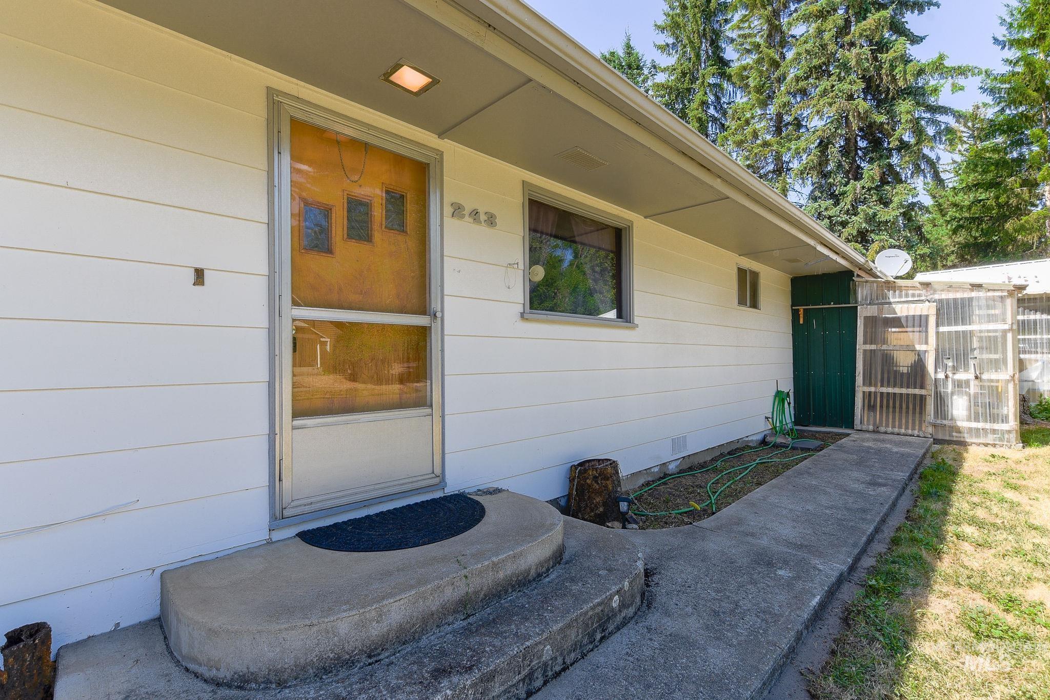 243 N Fir, Genesee, Idaho 83832, 2 Bedrooms, 1 Bathroom, Residential For Sale, Price $279,000,MLS 98974794