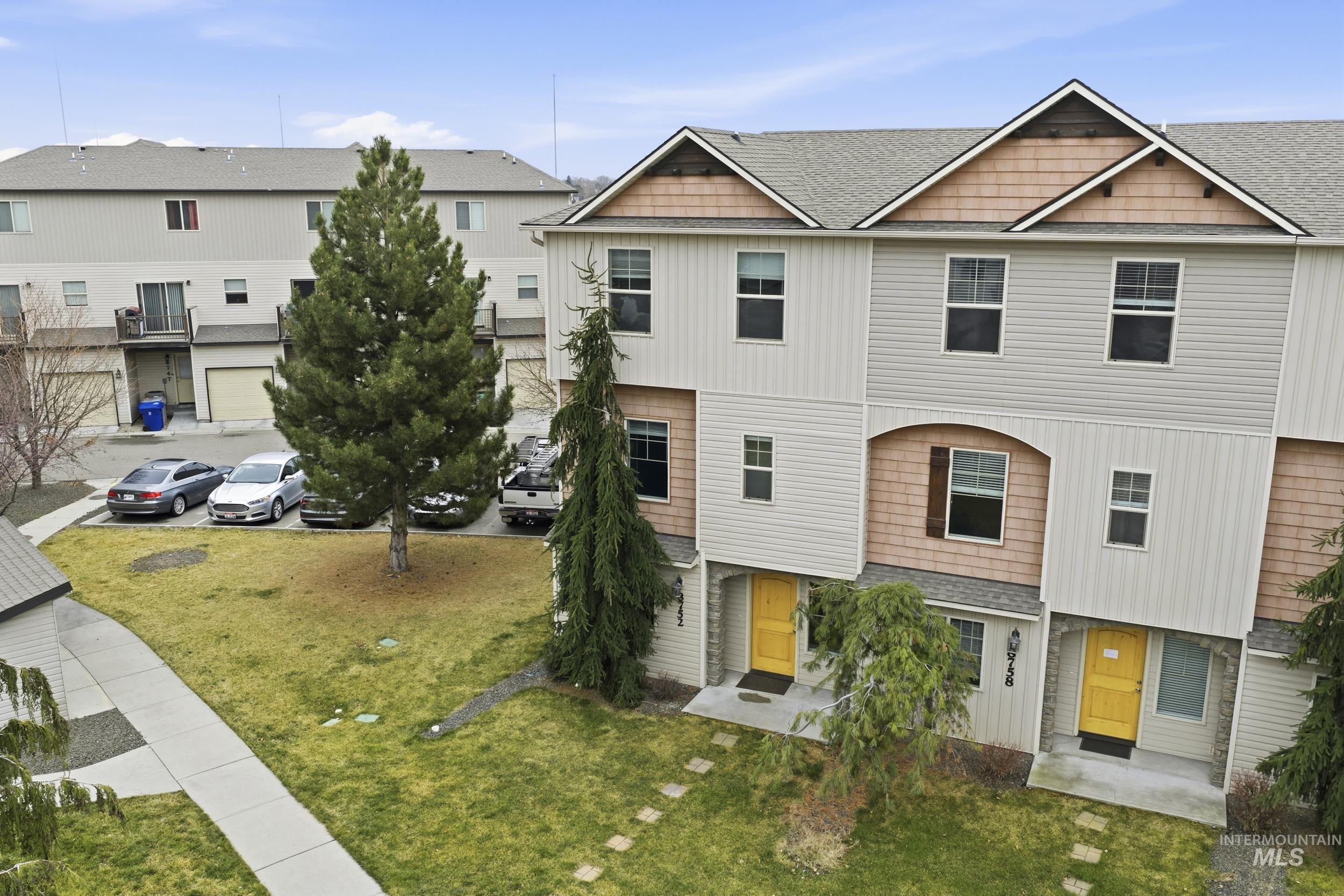 8752 W Pine Valley Lane, Boise, Idaho 83709, 3 Bedrooms, 2.5 Bathrooms, Residential For Sale, Price $350,000, 98974799