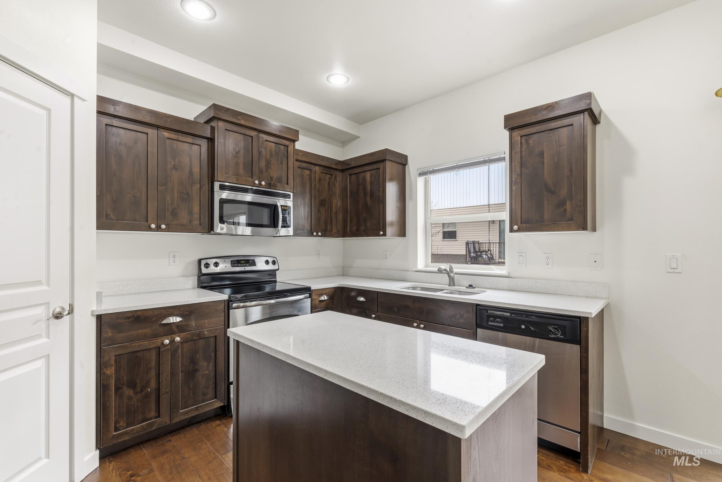 8752 W Pine Valley Lane, Boise, Idaho 83709, 3 Bedrooms, 2.5 Bathrooms, Residential For Sale, Price $350,000, 98974799