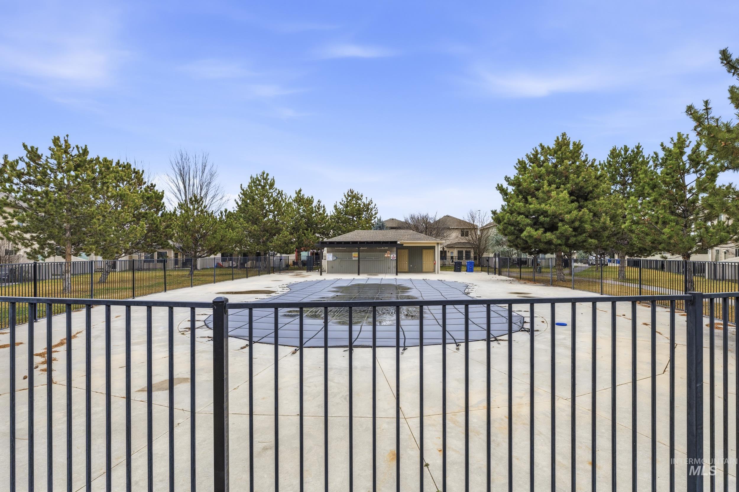 8752 W Pine Valley Lane, Boise, Idaho 83709, 3 Bedrooms, 2.5 Bathrooms, Residential For Sale, Price $350,000, 98974799