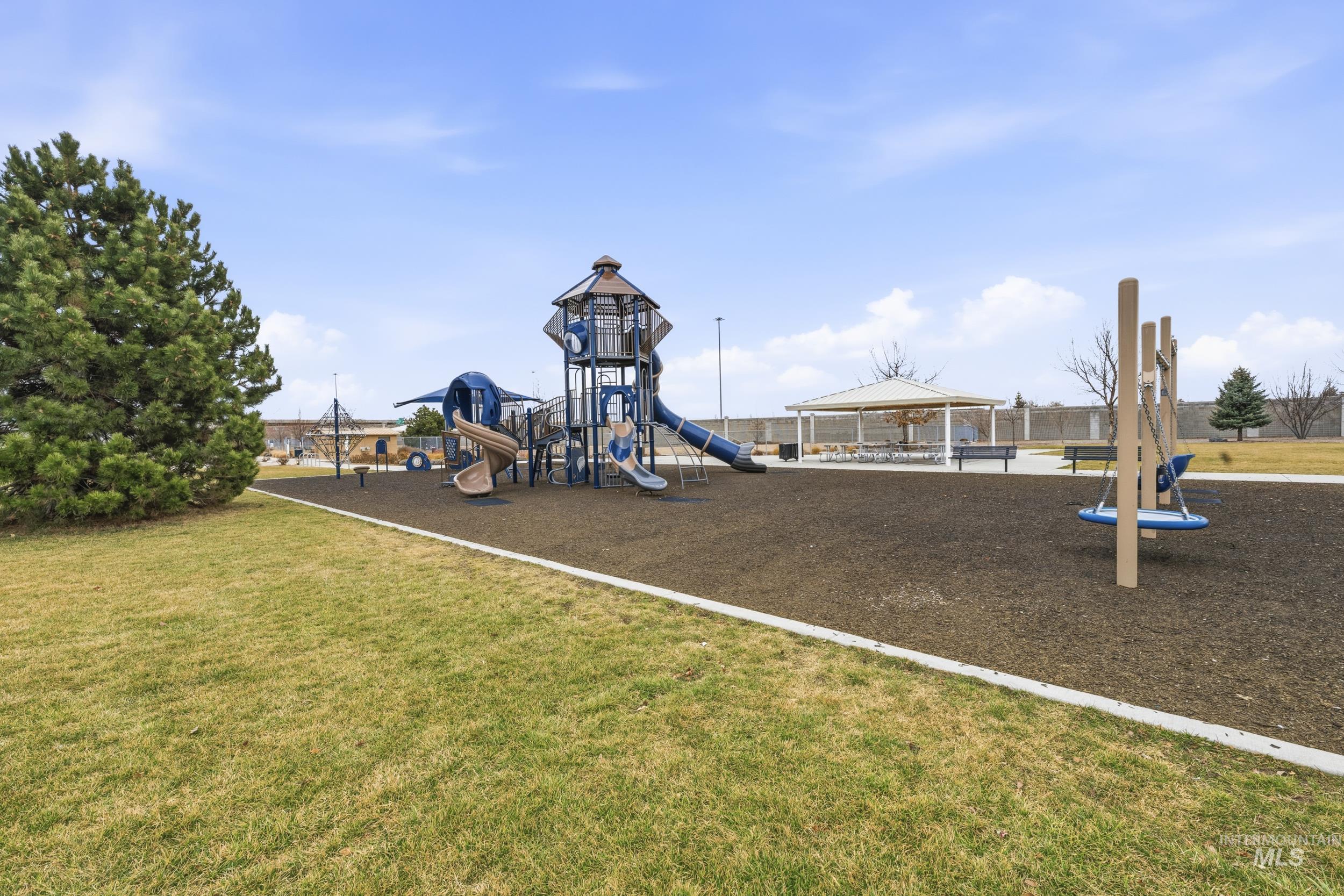 8752 W Pine Valley Lane, Boise, Idaho 83709, 3 Bedrooms, 2.5 Bathrooms, Residential For Sale, Price $350,000, 98974799