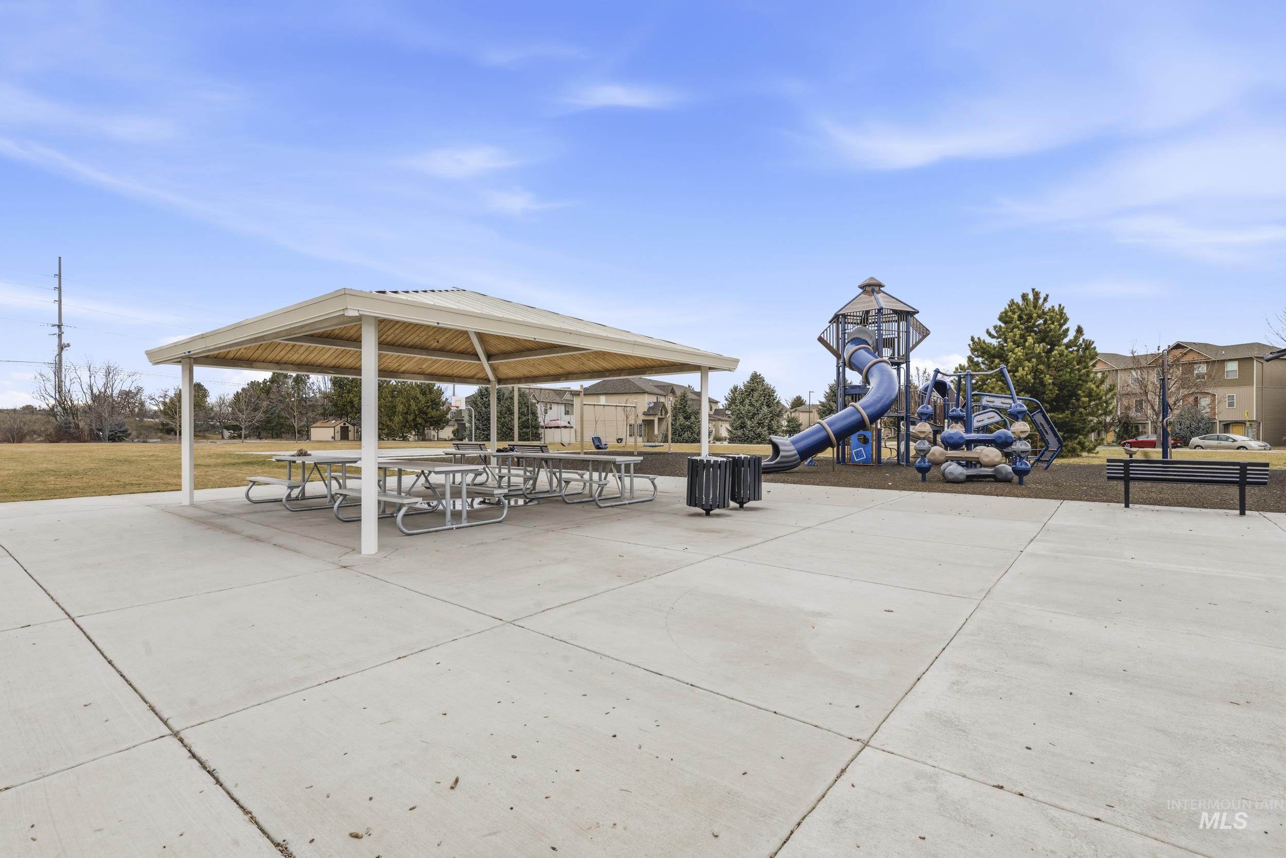 8752 W Pine Valley Lane, Boise, Idaho 83709, 3 Bedrooms, 2.5 Bathrooms, Residential For Sale, Price $350,000, 98974799