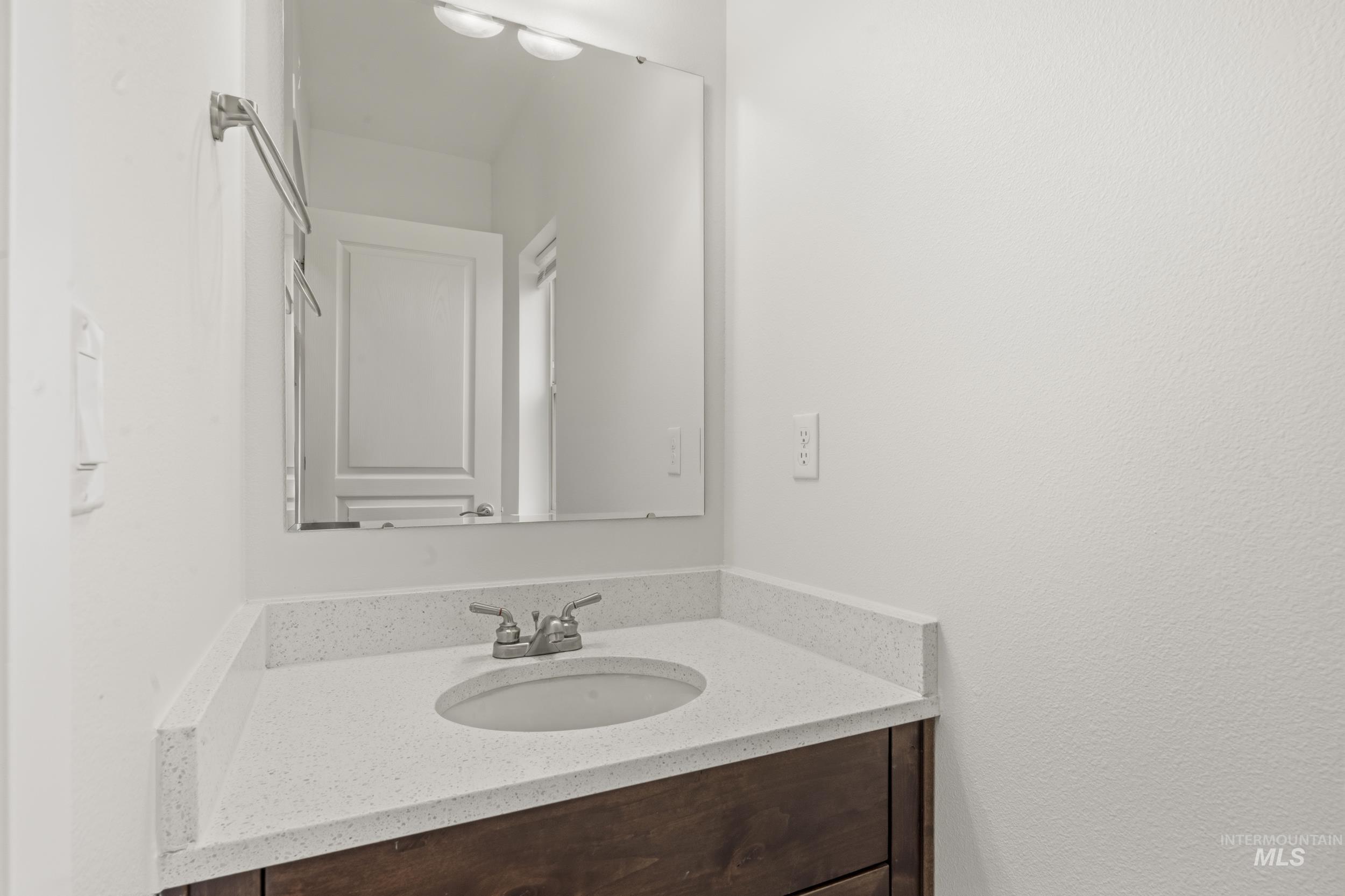 8752 W Pine Valley Lane, Boise, Idaho 83709, 3 Bedrooms, 2.5 Bathrooms, Residential For Sale, Price $350,000, 98974799