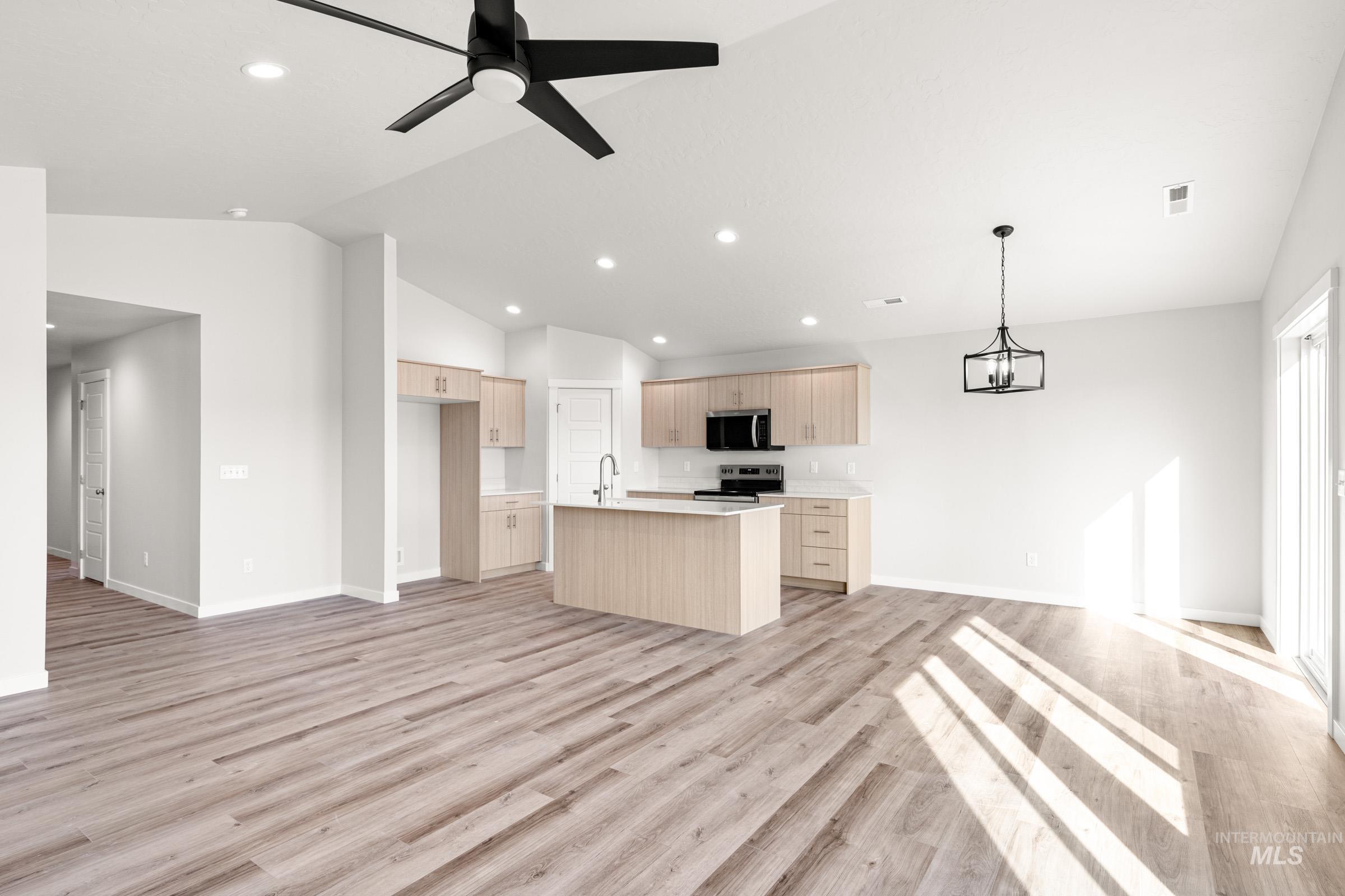 17732 N Boone Peak Ave, Nampa, Idaho 83687, 3 Bedrooms, 2 Bathrooms, Residential For Sale, Price $419,990, 98974800