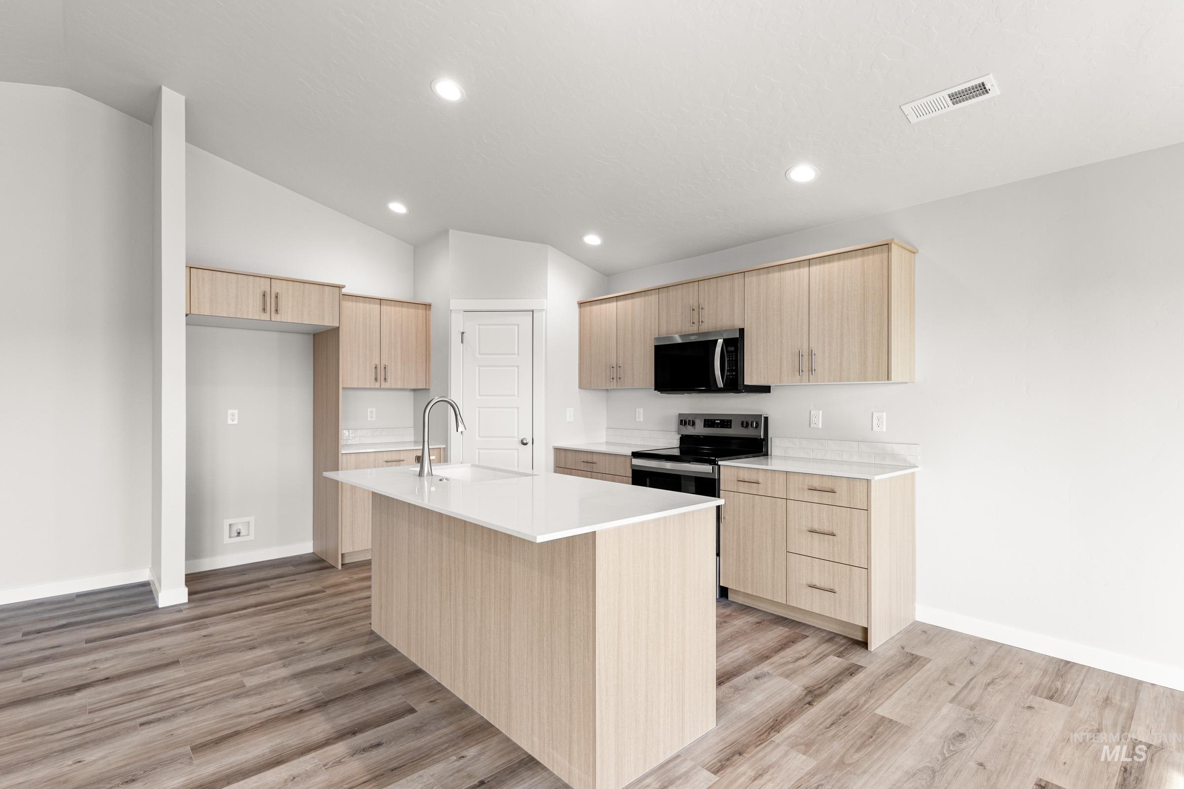 17732 N Boone Peak Ave, Nampa, Idaho 83687, 3 Bedrooms, 2 Bathrooms, Residential For Sale, Price $419,990, 98974800