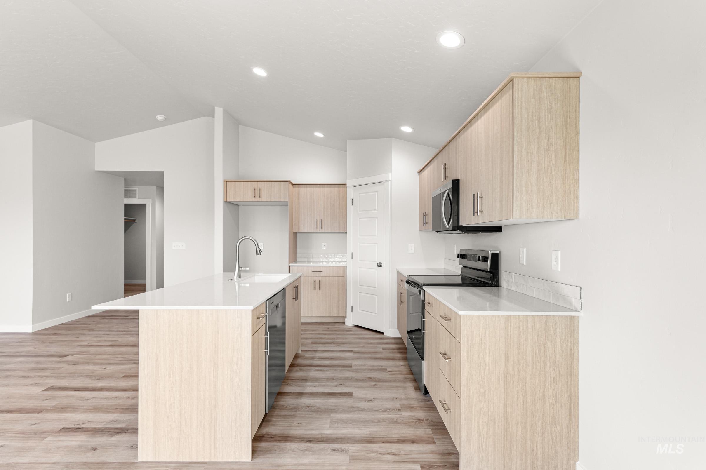 17732 N Boone Peak Ave, Nampa, Idaho 83687, 3 Bedrooms, 2 Bathrooms, Residential For Sale, Price $419,990, 98974800