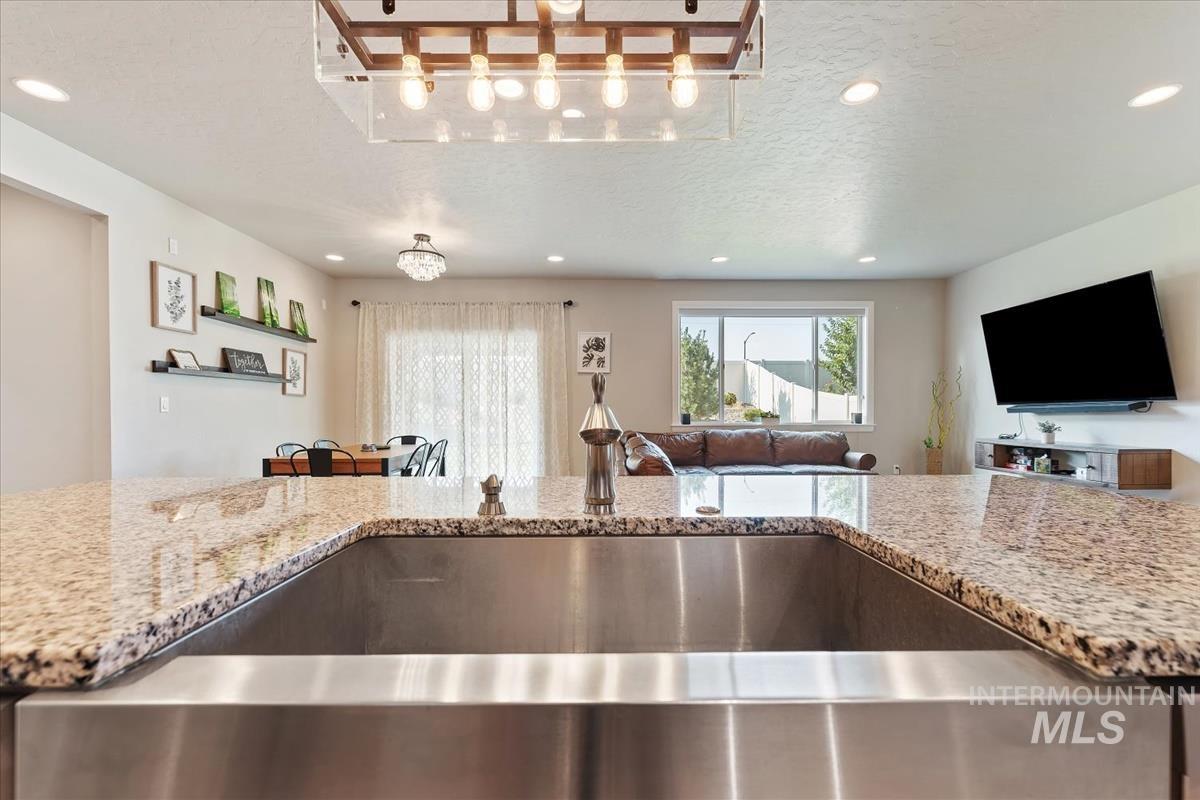 5773 W Riva Capri St, Meridian, Idaho 83646, 3 Bedrooms, 2 Bathrooms, Residential For Sale, Price $490,000, 98974801