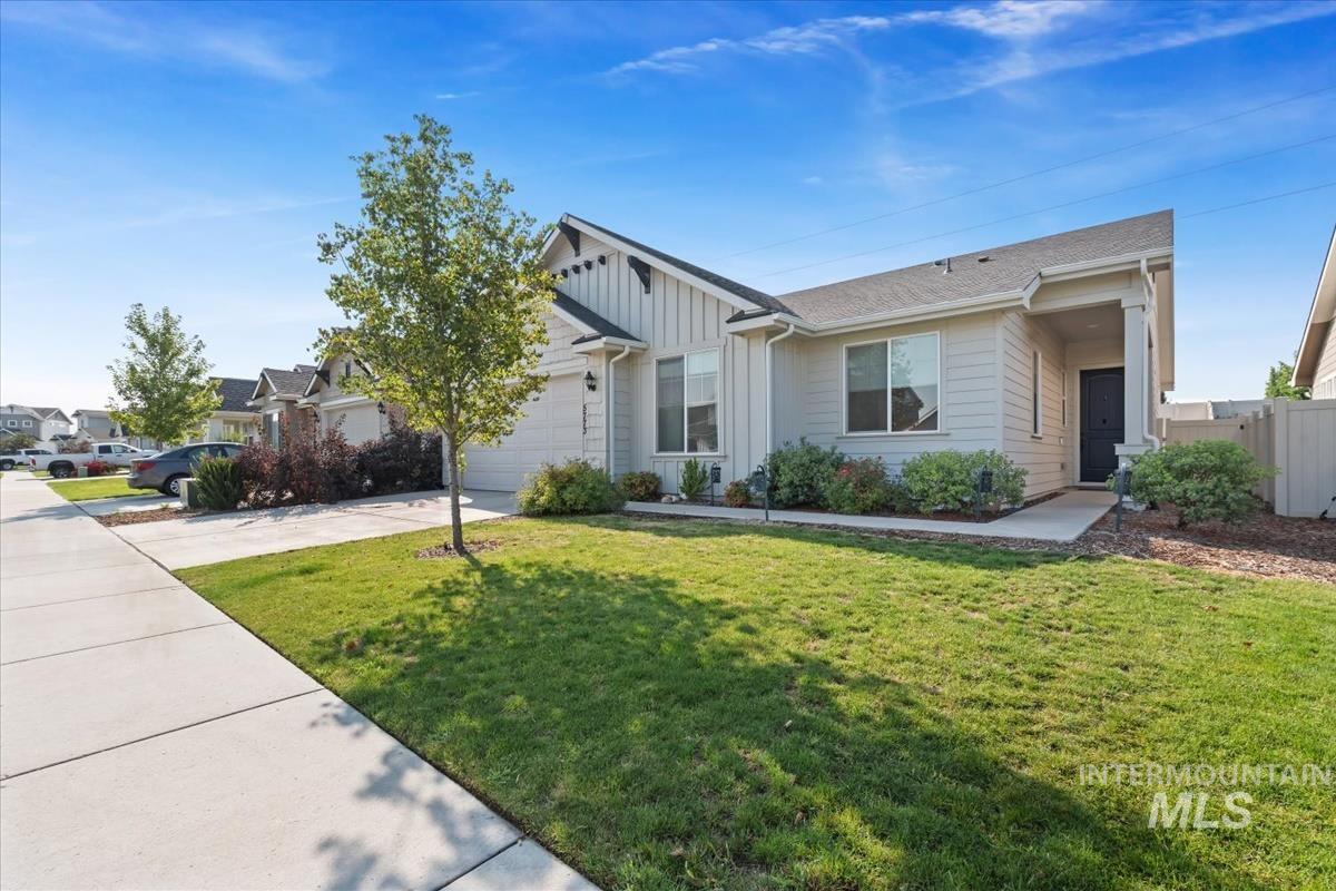 5773 W Riva Capri St, Meridian, Idaho 83646, 3 Bedrooms, 2 Bathrooms, Residential For Sale, Price $490,000, 98974801