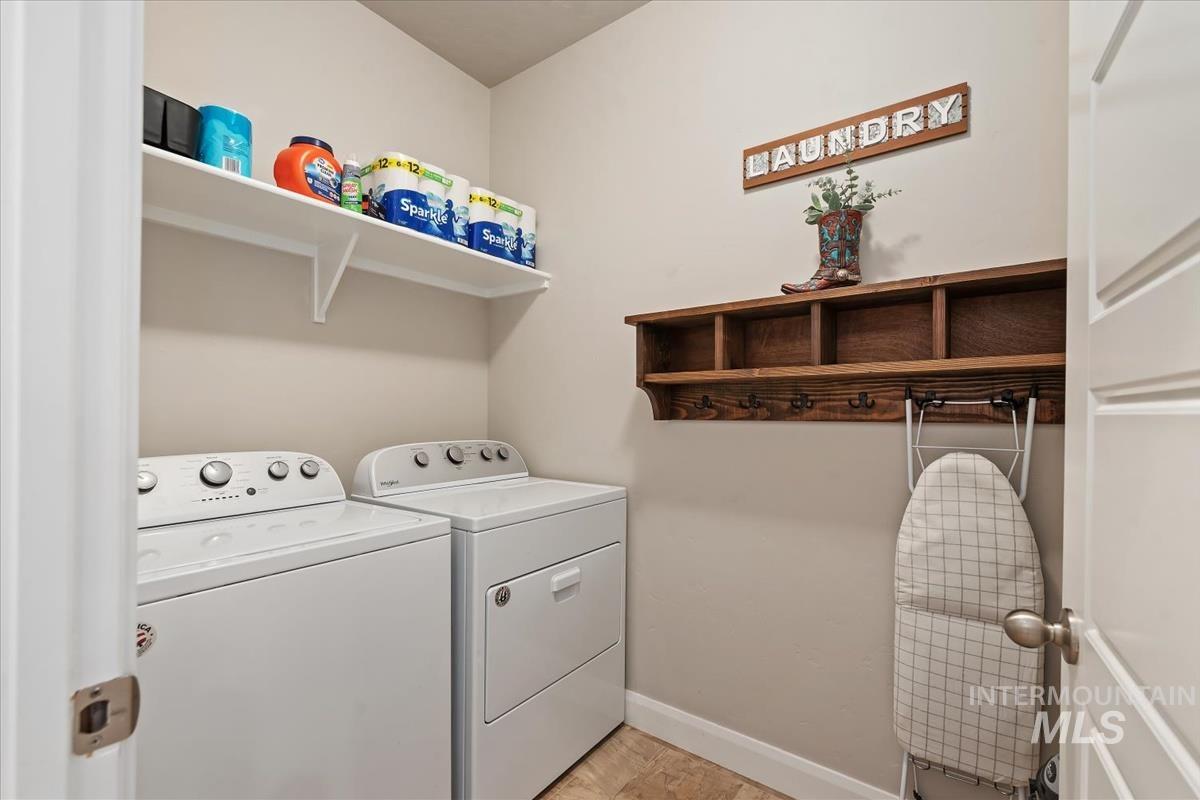 5773 W Riva Capri St, Meridian, Idaho 83646, 3 Bedrooms, 2 Bathrooms, Residential For Sale, Price $490,000, 98974801