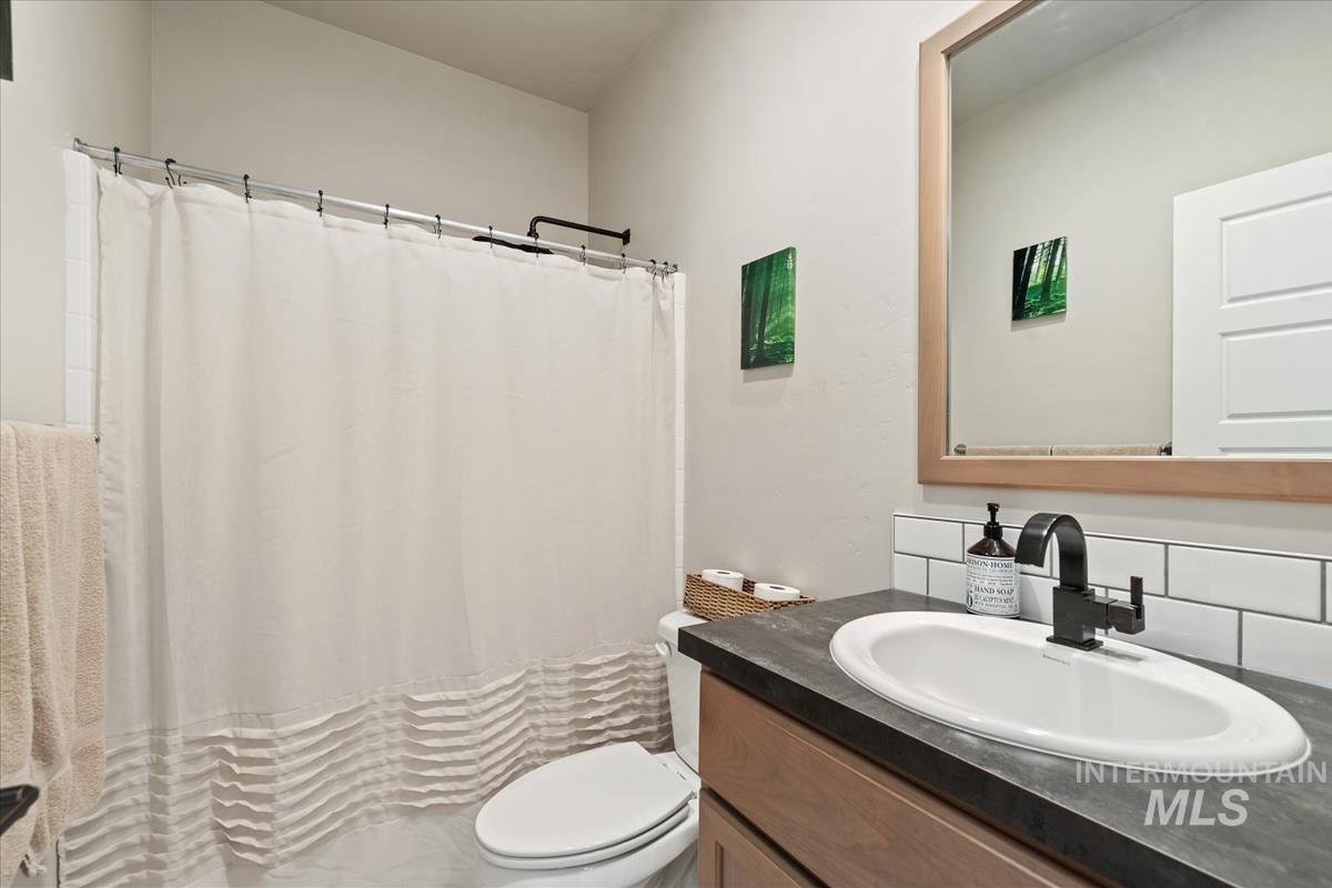 5773 W Riva Capri St, Meridian, Idaho 83646, 3 Bedrooms, 2 Bathrooms, Residential For Sale, Price $490,000, 98974801