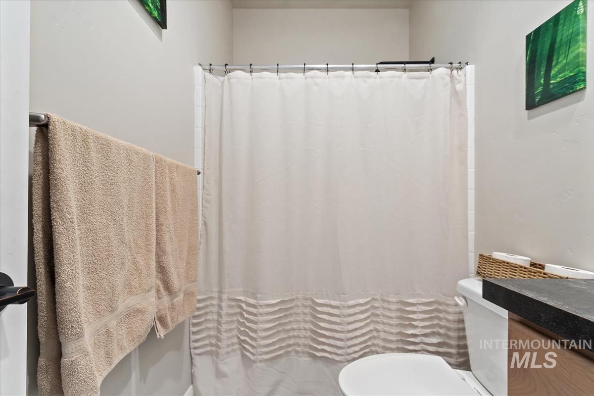 5773 W Riva Capri St, Meridian, Idaho 83646, 3 Bedrooms, 2 Bathrooms, Residential For Sale, Price $490,000, 98974801