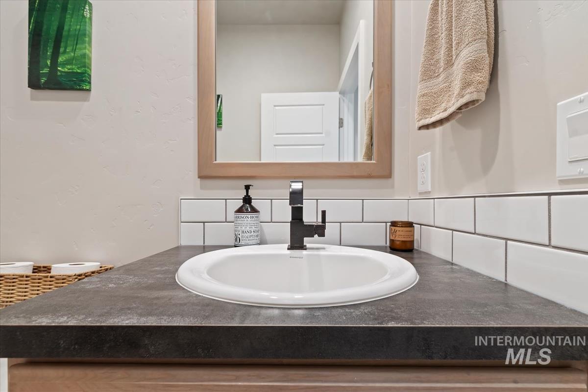 5773 W Riva Capri St, Meridian, Idaho 83646, 3 Bedrooms, 2 Bathrooms, Residential For Sale, Price $490,000, 98974801