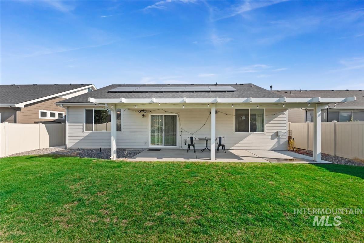 5773 W Riva Capri St, Meridian, Idaho 83646, 3 Bedrooms, 2 Bathrooms, Residential For Sale, Price $490,000, 98974801