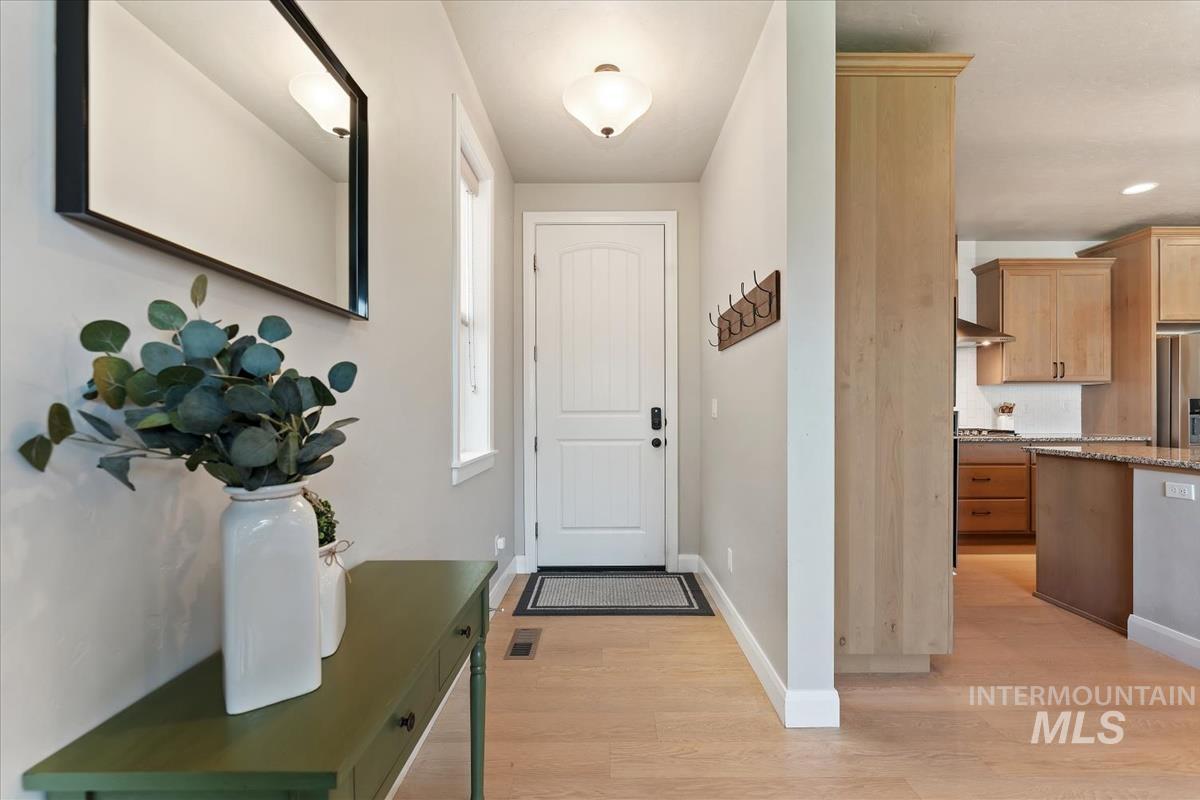 5773 W Riva Capri St, Meridian, Idaho 83646, 3 Bedrooms, 2 Bathrooms, Residential For Sale, Price $490,000, 98974801