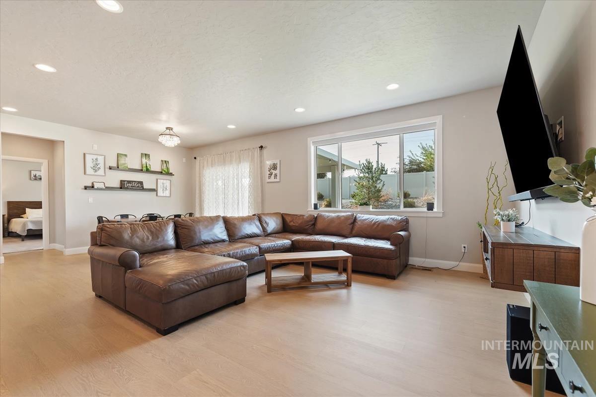 5773 W Riva Capri St, Meridian, Idaho 83646, 3 Bedrooms, 2 Bathrooms, Residential For Sale, Price $490,000, 98974801