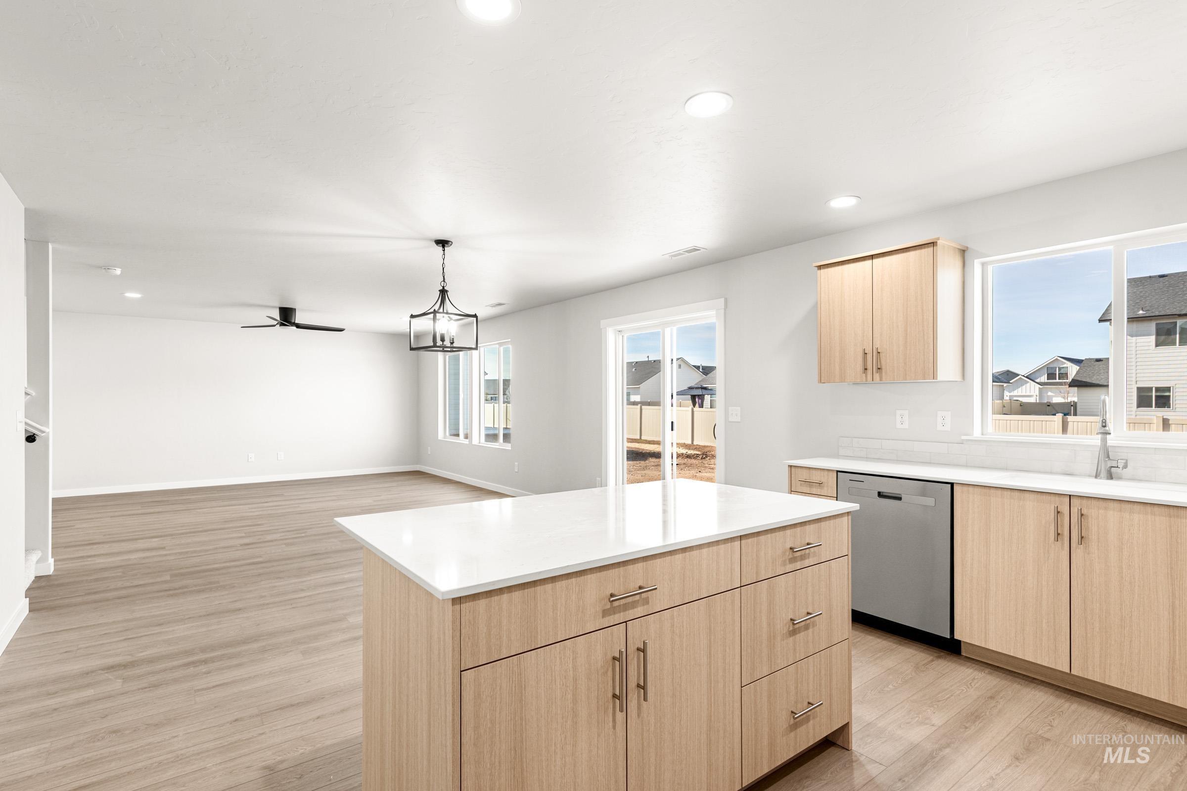 17621 N Boone Peak Ave, Nampa, Idaho 83687, 4 Bedrooms, 2.5 Bathrooms, Residential For Sale, Price $519,990, 98974802