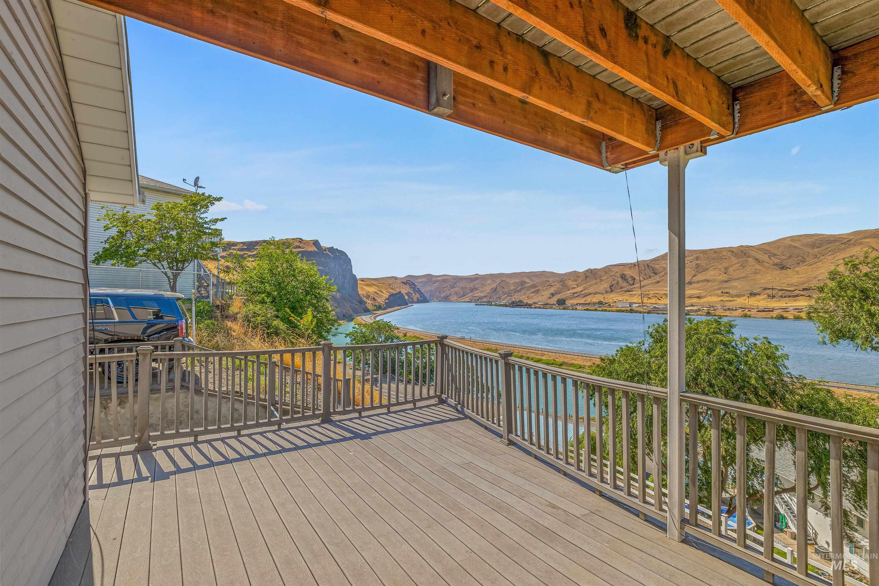 1962 Golfview Dr., Clarkston, Washington 99403, 4 Bedrooms, 3 Bathrooms, Residential For Sale, Price $225,000,MLS 98974811