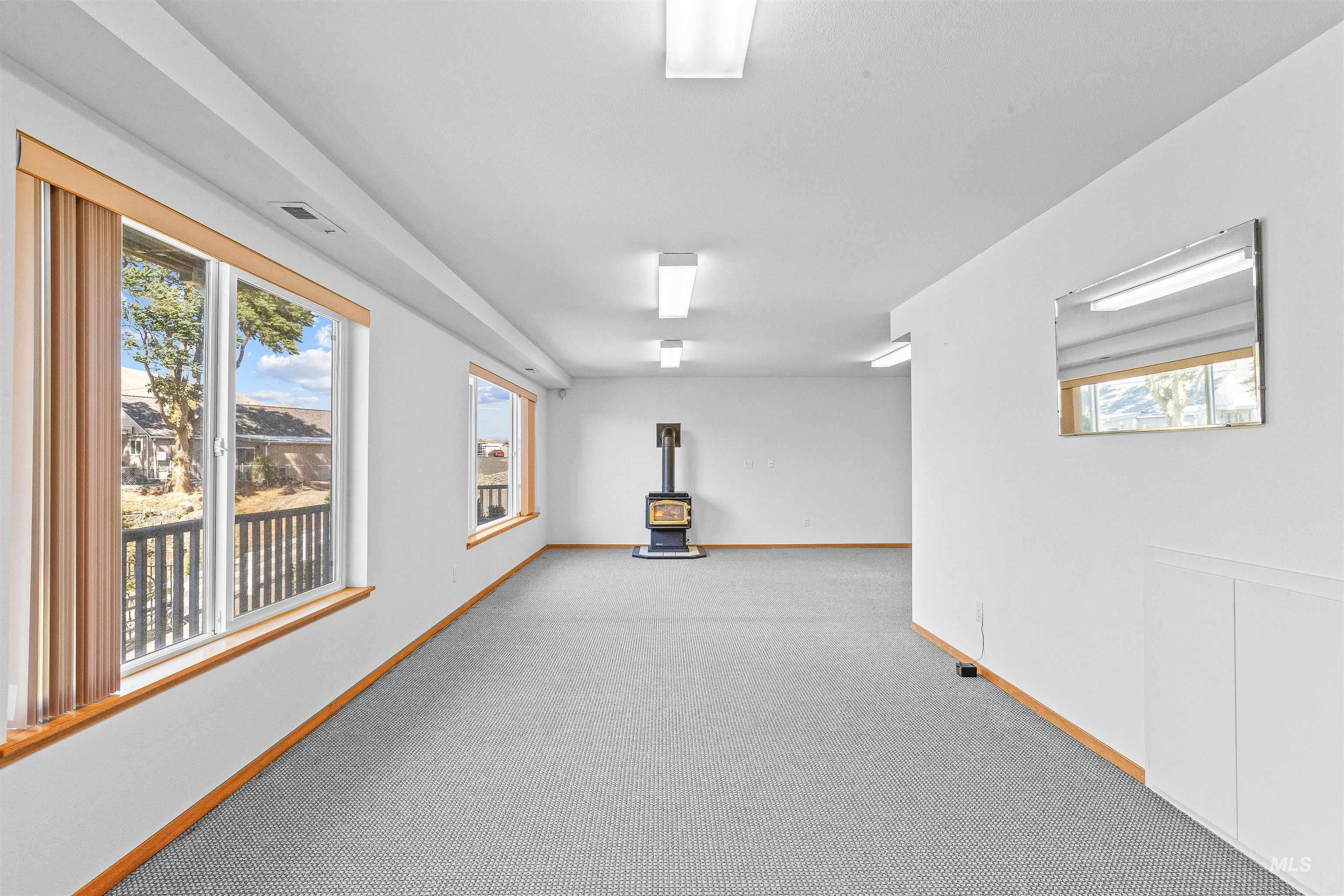 1962 Golfview Dr., Clarkston, Washington 99403, 4 Bedrooms, 3 Bathrooms, Residential For Sale, Price $225,000,MLS 98974811