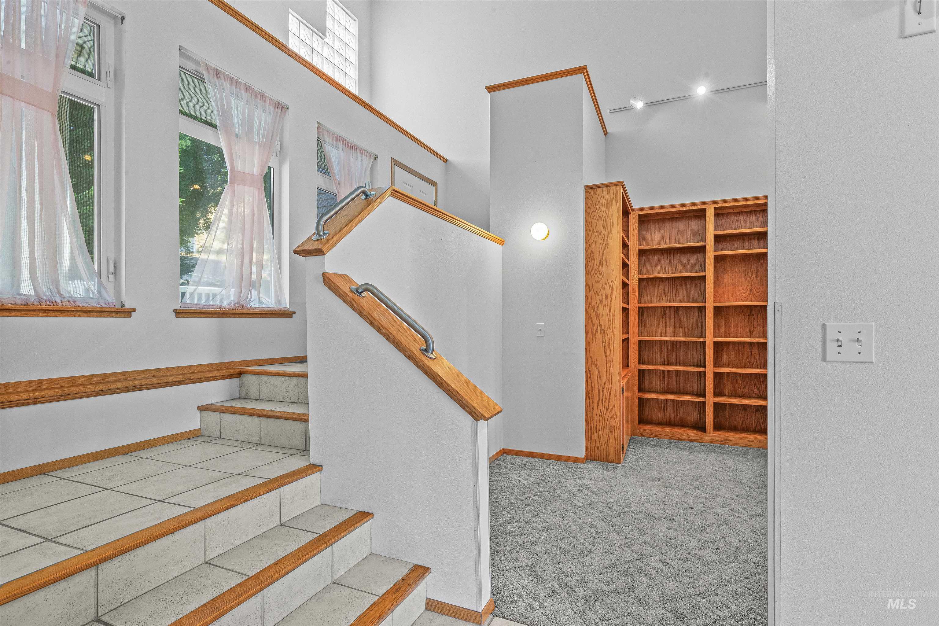 1962 Golfview Dr., Clarkston, Washington 99403, 4 Bedrooms, 3 Bathrooms, Residential For Sale, Price $225,000,MLS 98974811