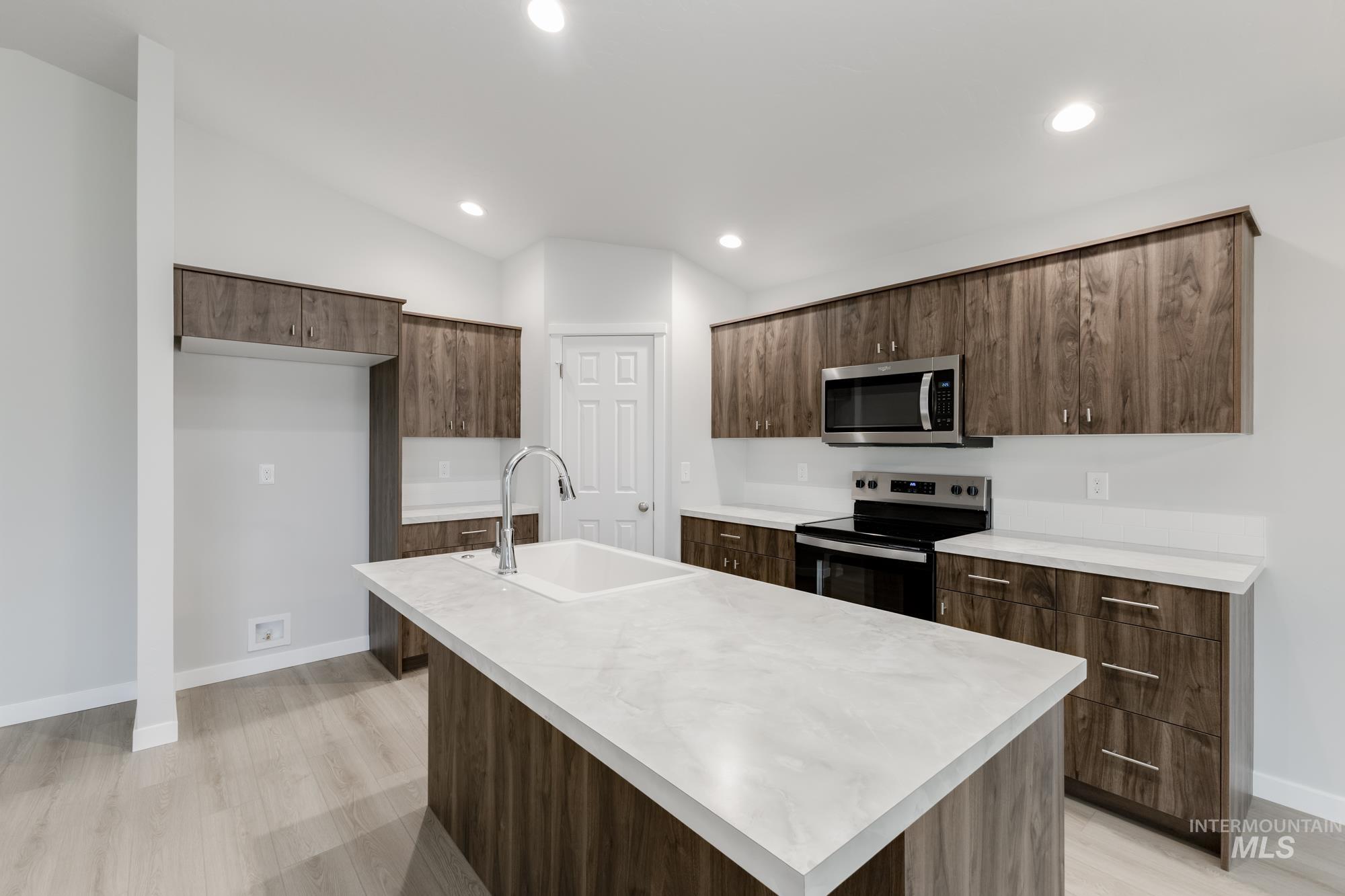 7107 E Shields Dr, Nampa, Idaho 83687, 3 Bedrooms, 2 Bathrooms, Residential For Sale, Price $419,990, 98974812