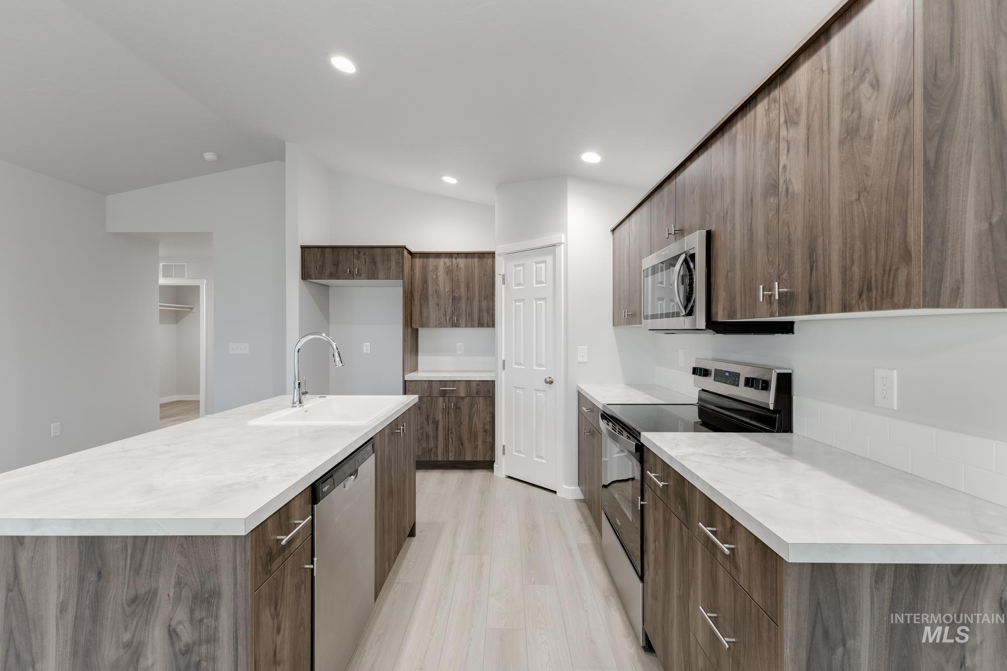 7107 E Shields Dr, Nampa, Idaho 83687, 3 Bedrooms, 2 Bathrooms, Residential For Sale, Price $419,990, 98974812