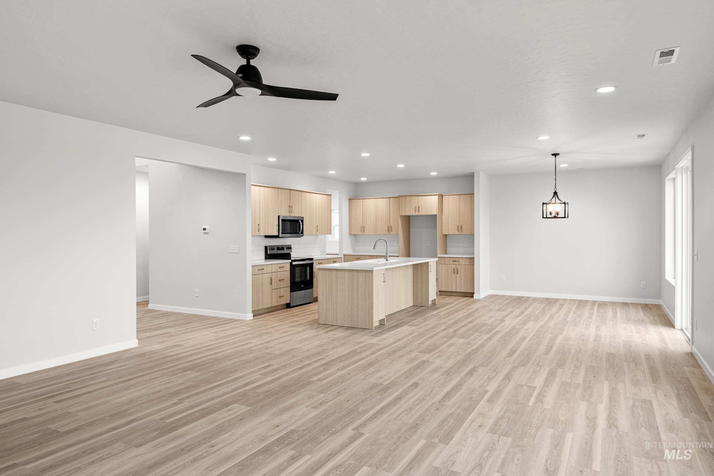 17238 N Swan Springs Pl, Nampa, Idaho 83687, 4 Bedrooms, 4 Bathrooms, Residential For Sale, Price $734,990, 98974815