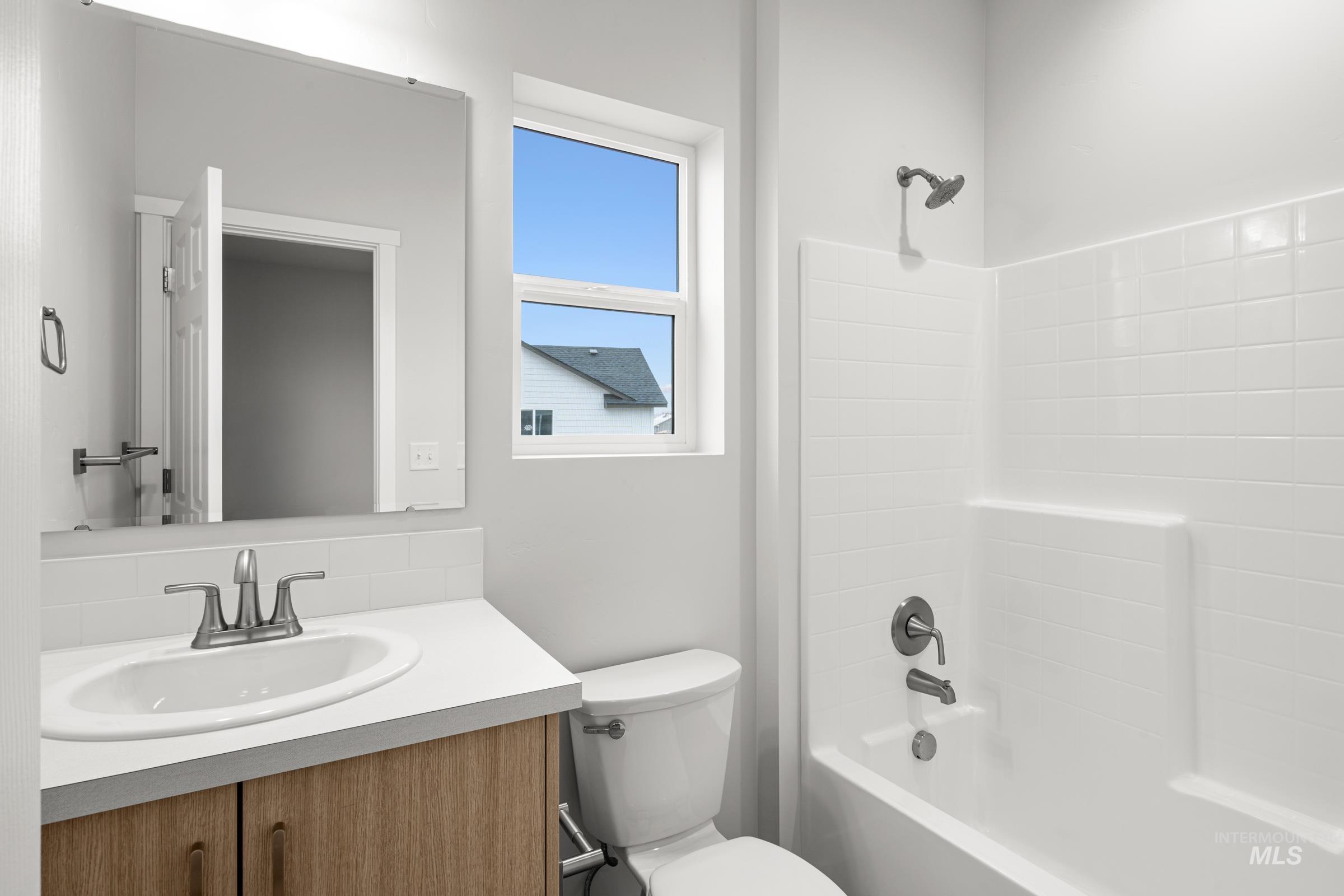 17238 N Swan Springs Pl, Nampa, Idaho 83687, 4 Bedrooms, 4 Bathrooms, Residential For Sale, Price $734,990, 98974815