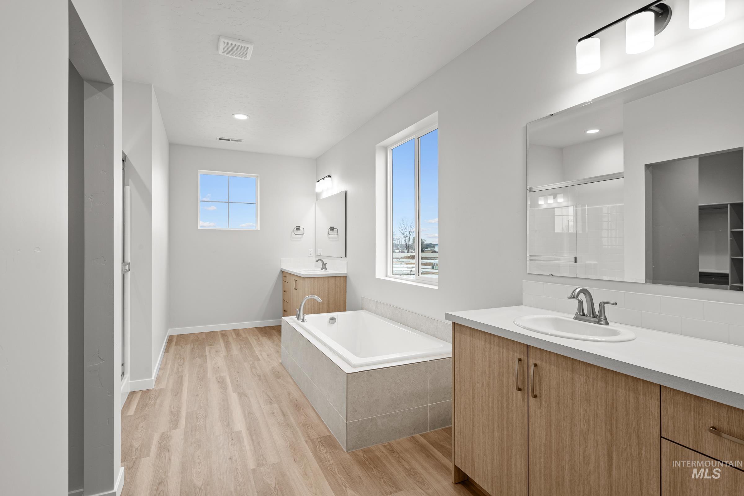 17238 N Swan Springs Pl, Nampa, Idaho 83687, 4 Bedrooms, 4 Bathrooms, Residential For Sale, Price $734,990, 98974815